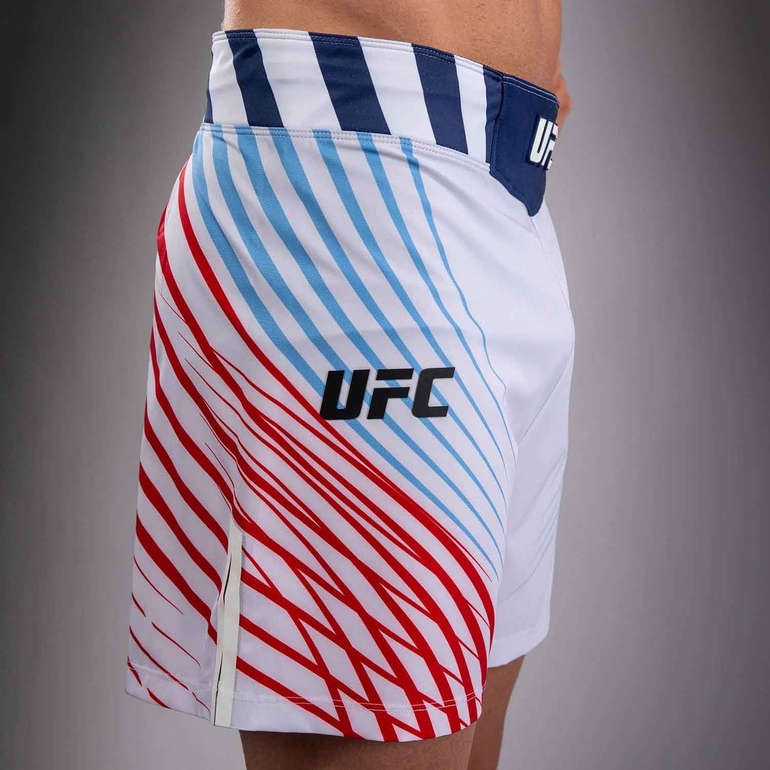 VENUM／ヴェナム　ファイトショーツ　　Official UFC Freedom 250 by Venum Authentic Fight Night Men's White Short Fit Short／オフィシャル UFC フリーダム 250 by ヴェナム オーセンティック ファイトナイト メンズ ショートフィット ファイトショーツ（白）