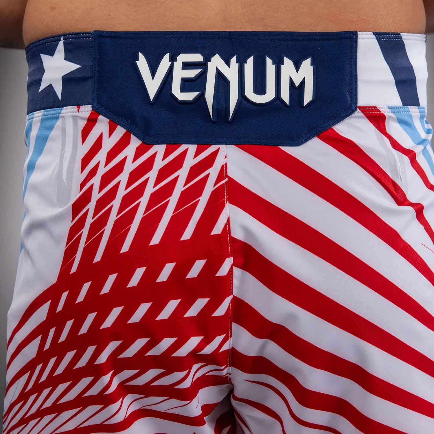 VENUM／ヴェナム　ファイトショーツ　　Official UFC Freedom 250 by Venum Authentic Fight Night Men's White Short Fit Short／オフィシャル UFC フリーダム 250 by ヴェナム オーセンティック ファイトナイト メンズ ショートフィット ファイトショーツ（白）