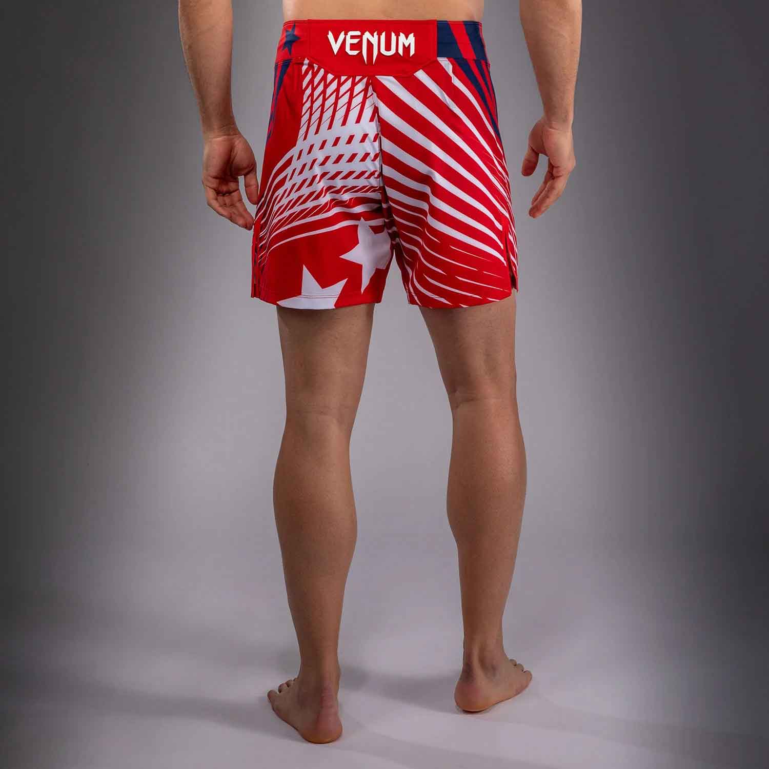 VENUM／ヴェナム　ファイトショーツ　　Official UFC Freedom 250 by Venum Authentic Fight Night Men's Red Short Fit Short／オフィシャル UFC フリーダム 250 by ヴェナム オーセンティック ファイトナイト メンズ ショートフィット ファイトショーツ（レッド）