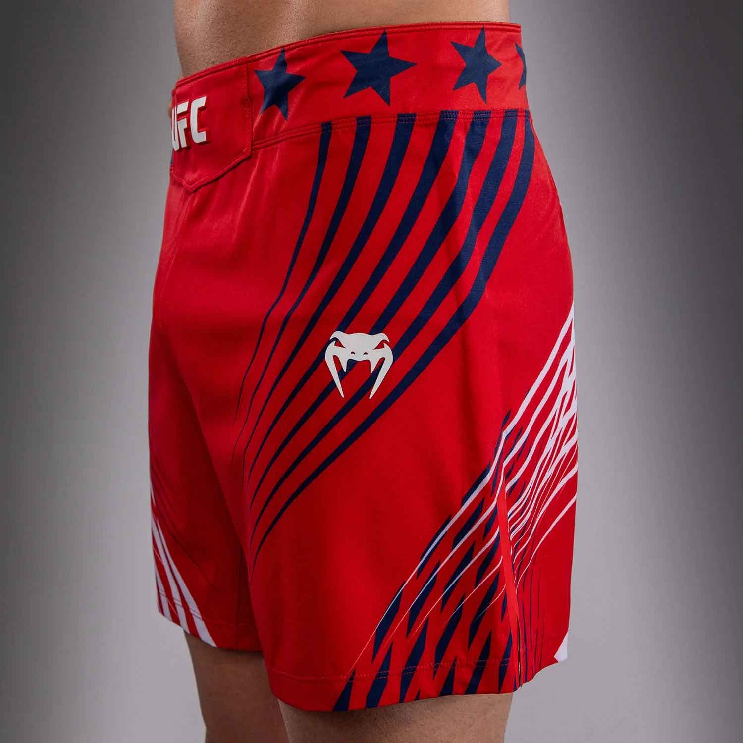 VENUM／ヴェナム　ファイトショーツ　　Official UFC Freedom 250 by Venum Authentic Fight Night Men's Red Short Fit Short／オフィシャル UFC フリーダム 250 by ヴェナム オーセンティック ファイトナイト メンズ ショートフィット ファイトショーツ（レッド）