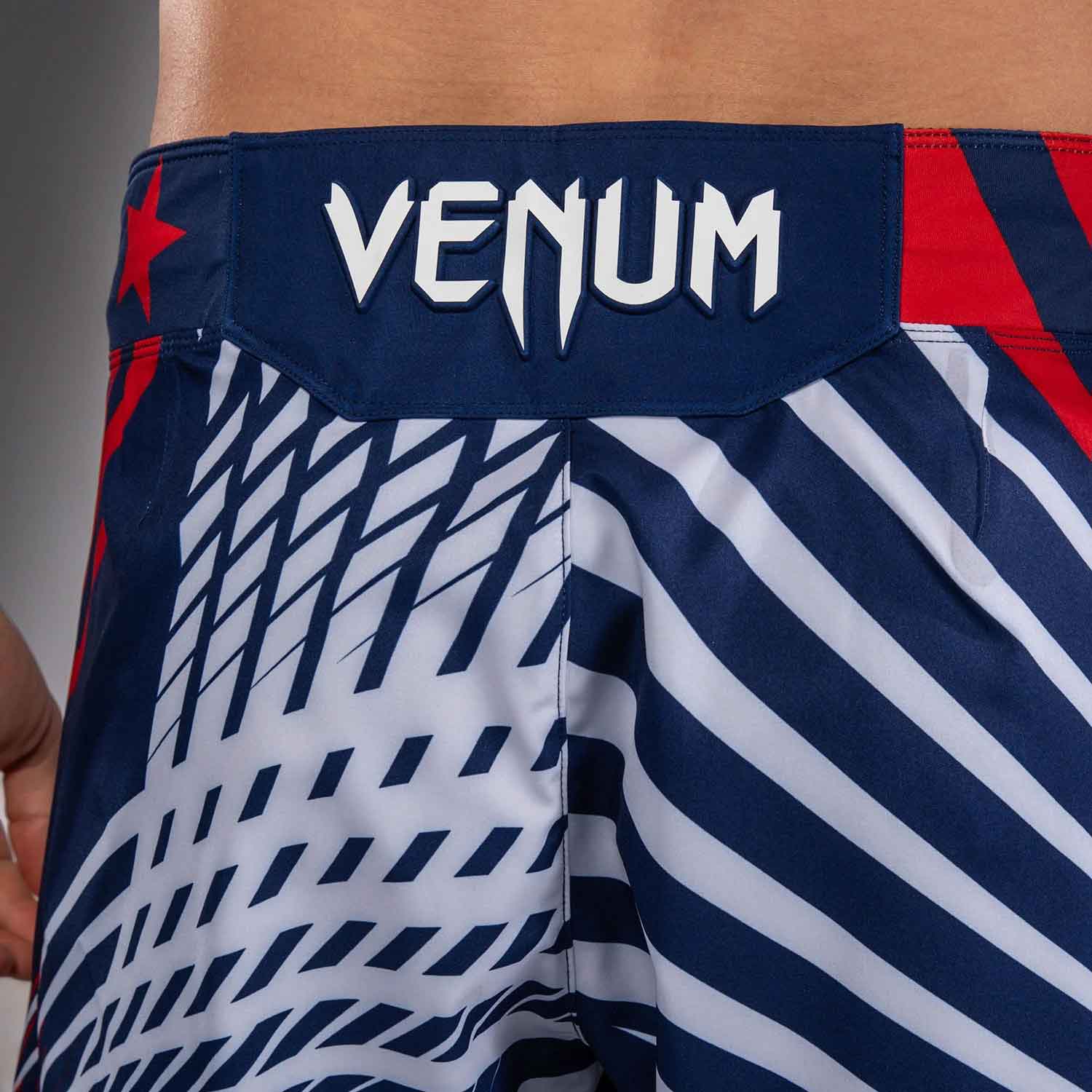 VENUM／ヴェナム　ファイトショーツ　　Official UFC Freedom 250 by Venum Authentic Fight Night Men's Blue Short Fit Short／オフィシャル UFC フリーダム 250 by ヴェナム オーセンティック ファイトナイト メンズ ショートフィット ファイトショーツ（ブルー）