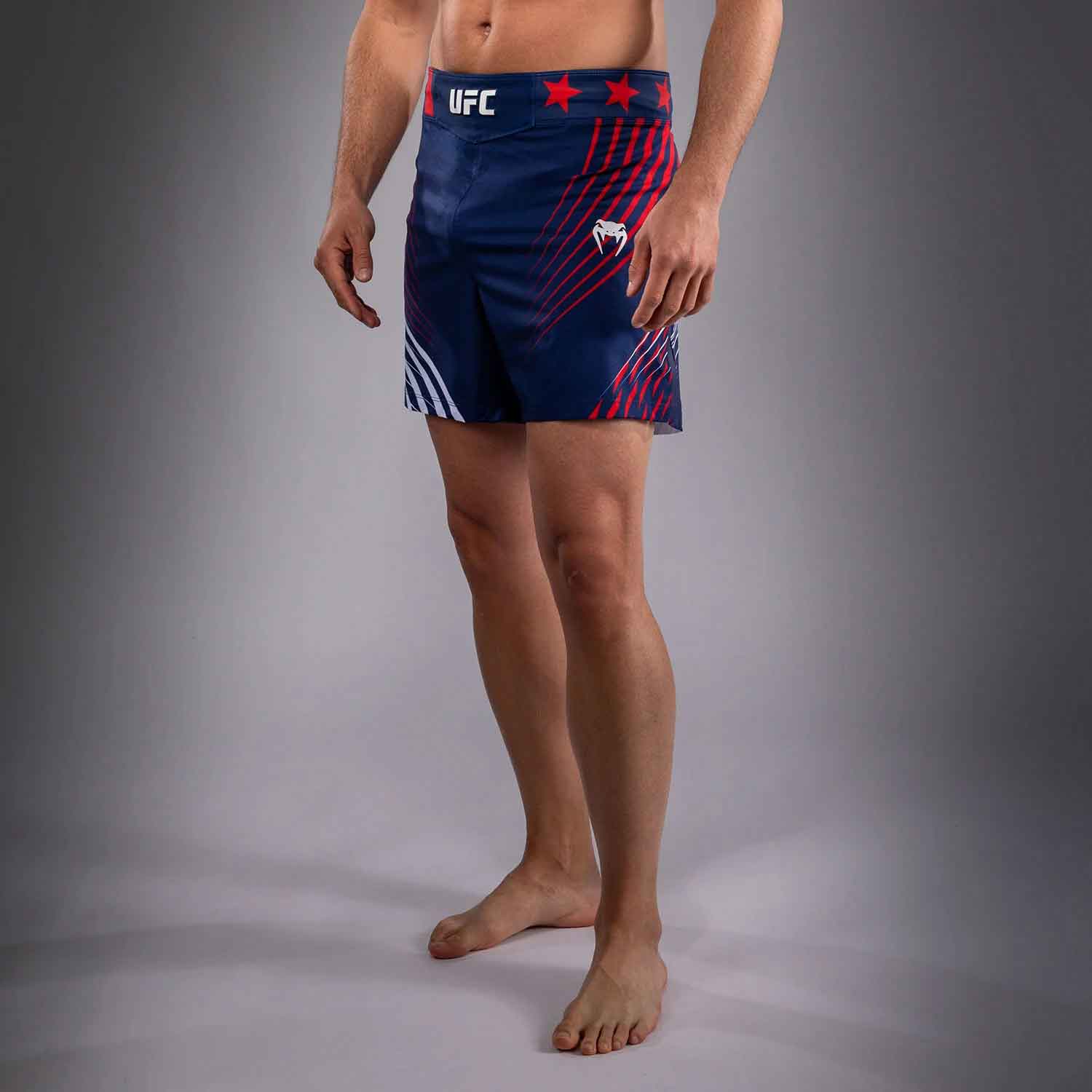 VENUM／ヴェナム　ファイトショーツ　　Official UFC Freedom 250 by Venum Authentic Fight Night Men's Blue Short Fit Short／オフィシャル UFC フリーダム 250 by ヴェナム オーセンティック ファイトナイト メンズ ショートフィット ファイトショーツ（ブルー）