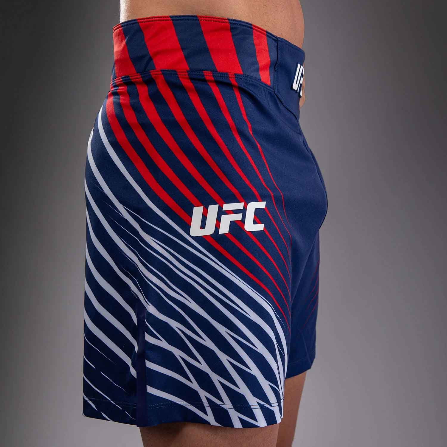 VENUM／ヴェナム　ファイトショーツ　　Official UFC Freedom 250 by Venum Authentic Fight Night Men's Blue Short Fit Short／オフィシャル UFC フリーダム 250 by ヴェナム オーセンティック ファイトナイト メンズ ショートフィット ファイトショーツ（ブルー）