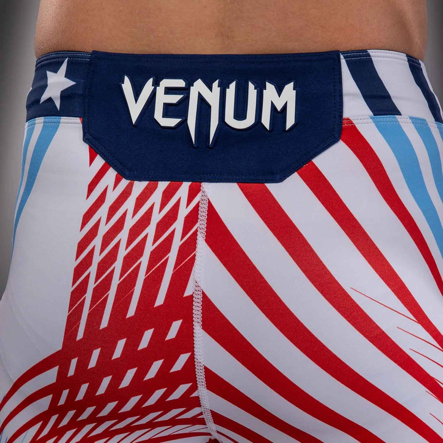 VENUM／ヴェナム　バーリトゥードショーツ　　Official UFC Freedom 250 by Venum Authentic Fight Night Men's White Vale Tudo Short／オフィシャル UFC フリーダム 250 by ヴェナム オーセンティック ファイトナイト メンズ バーリトゥードショーツ（白）