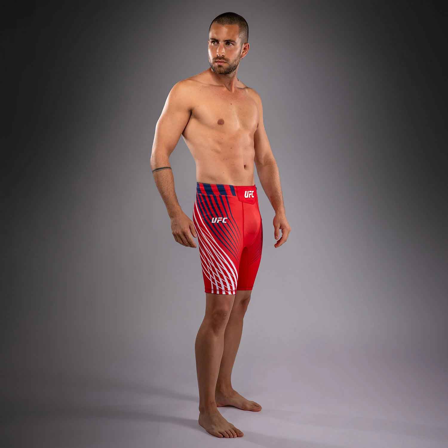 VENUM／ヴェナム　バーリトゥードショーツ　　Official UFC Freedom 250 by Venum Authentic Fight Night Men's Red Vale Tudo Short／オフィシャル UFC フリーダム 250 by ヴェナム オーセンティック ファイトナイト メンズ バーリトゥードショーツ（レッド）