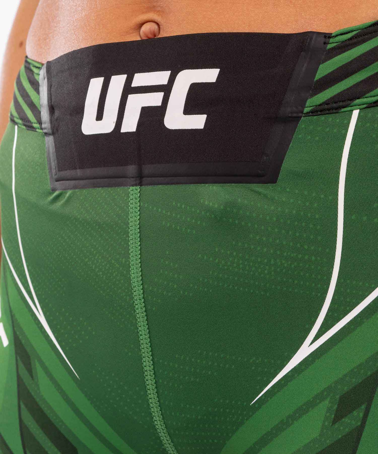 VENUM WOMEN／レディース　バーリトゥードショーツ　　UFC VENUM AUTHENTIC FIGHT NIGHT WOMEN'S VALE TUDO SHORTS SHORT FIT／UFC VENUM オーセンティック ファイトナイト レディース バーリトゥードショーツ ショートフィット（グリーン／黒）