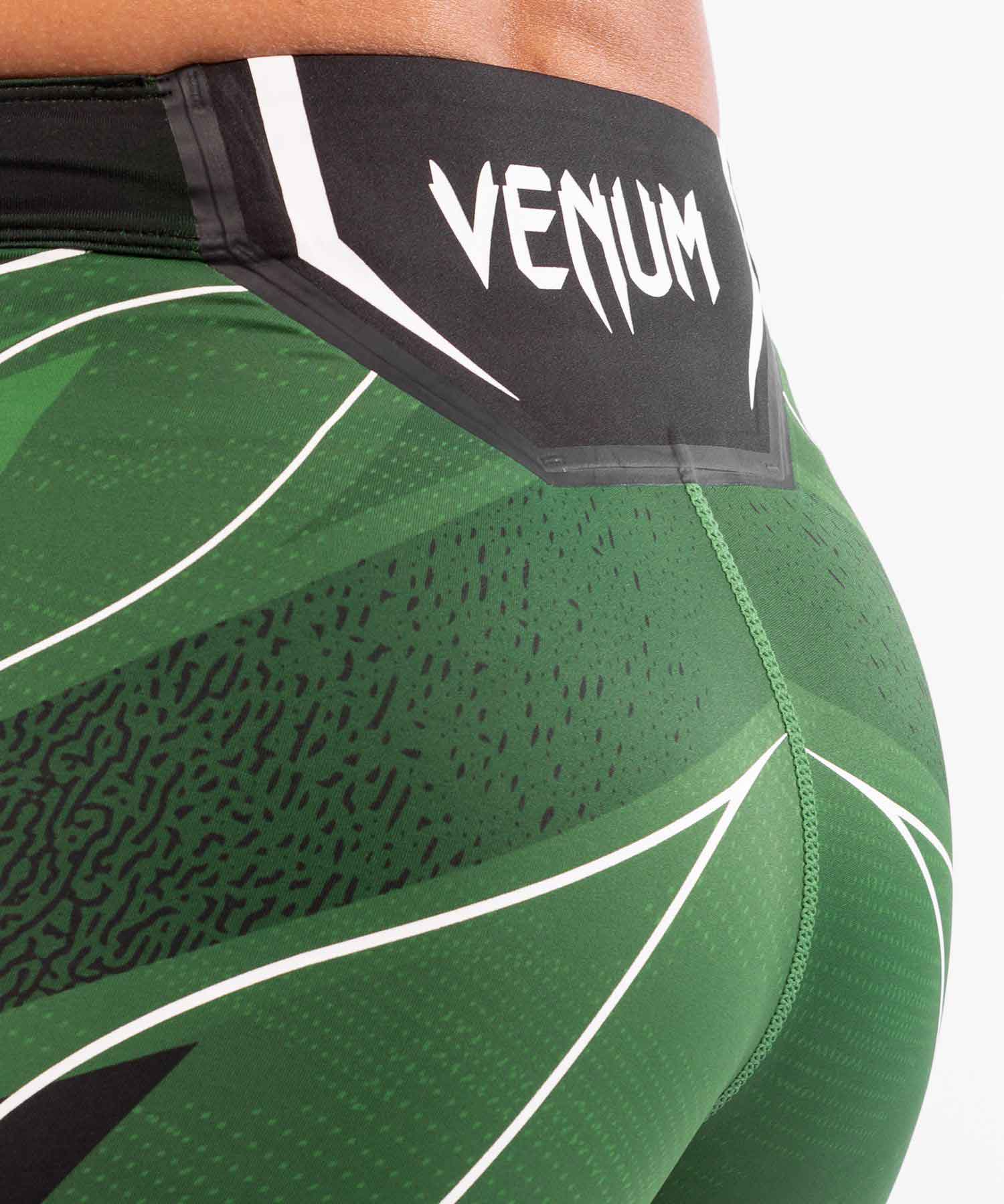 VENUM WOMEN／レディース　バーリトゥードショーツ　　UFC VENUM AUTHENTIC FIGHT NIGHT WOMEN'S VALE TUDO SHORTS SHORT FIT／UFC VENUM オーセンティック ファイトナイト レディース バーリトゥードショーツ ショートフィット（グリーン／黒）