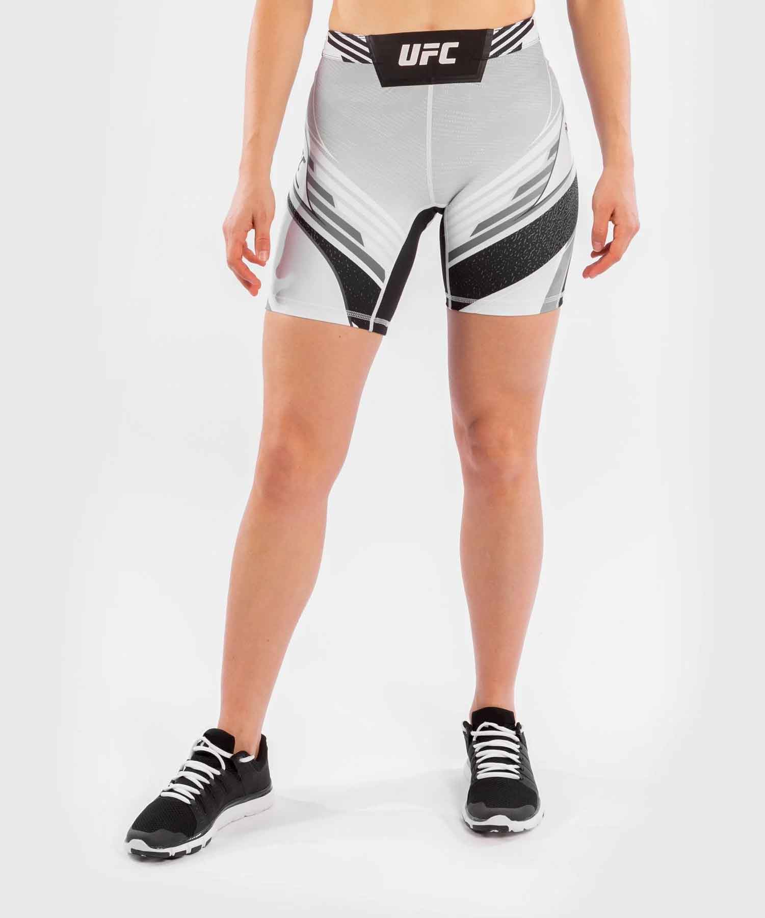 VENUM WOMEN／レディース　バーリトゥードショーツ　　UFC VENUM AUTHENTIC FIGHT NIGHT WOMEN'S VALE TUDO SHORTS LONG FIT／UFC VENUM オーセンティック ファイトナイト レディース バーリトゥードショーツ ロングフィット（白／黒）