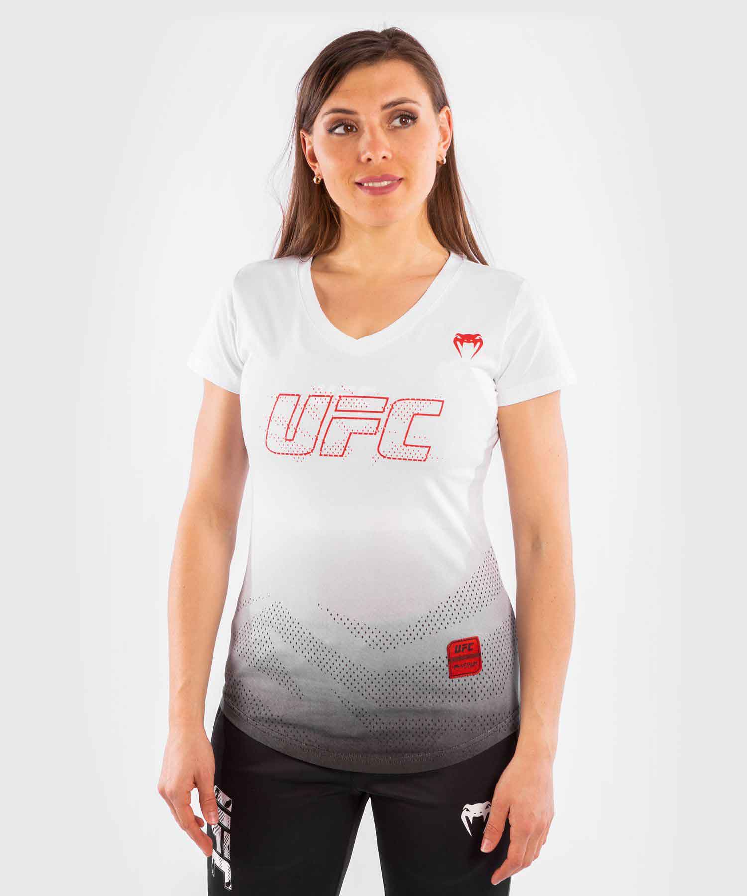 VENUM WOMEN／レディース　Tシャツ　　UFC VENUM AUTHENTIC FIGHT WEEK 2 WOMEN'S SHORT SLEEVE T-SHIRT／UFC VENUM オーセンティック ファイトウィーク 2 レディース ショートスリーブTシャツ（白）