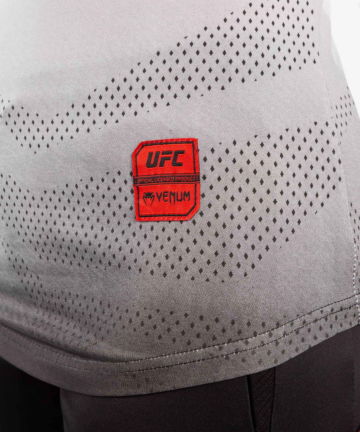 VENUM WOMEN／レディース　Tシャツ　　UFC VENUM AUTHENTIC FIGHT WEEK 2 WOMEN'S SHORT SLEEVE T-SHIRT／UFC VENUM オーセンティック ファイトウィーク 2 レディース ショートスリーブTシャツ（白）