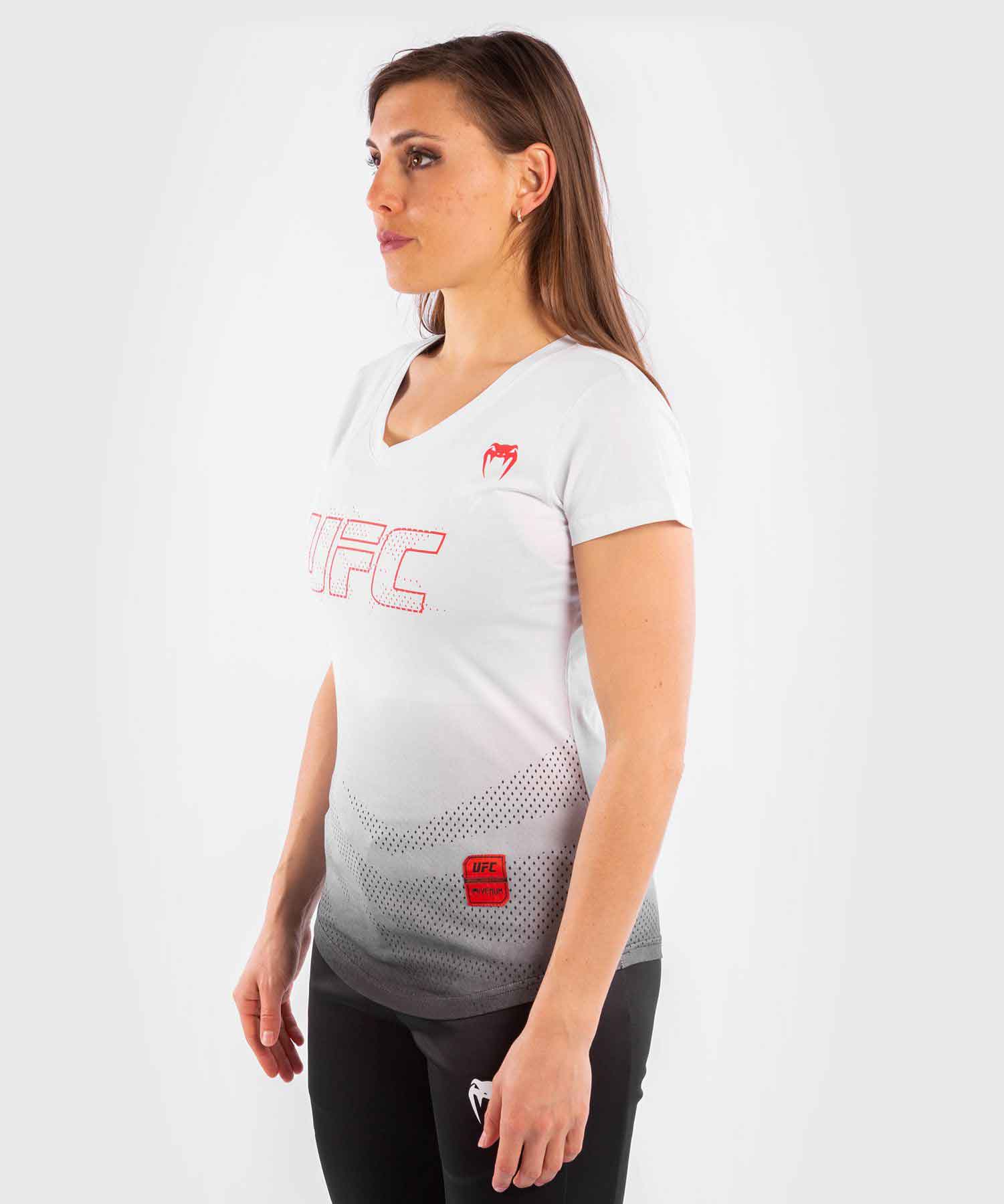 VENUM WOMEN／レディース　Tシャツ　　UFC VENUM AUTHENTIC FIGHT WEEK 2 WOMEN'S SHORT SLEEVE T-SHIRT／UFC VENUM オーセンティック ファイトウィーク 2 レディース ショートスリーブTシャツ（白）