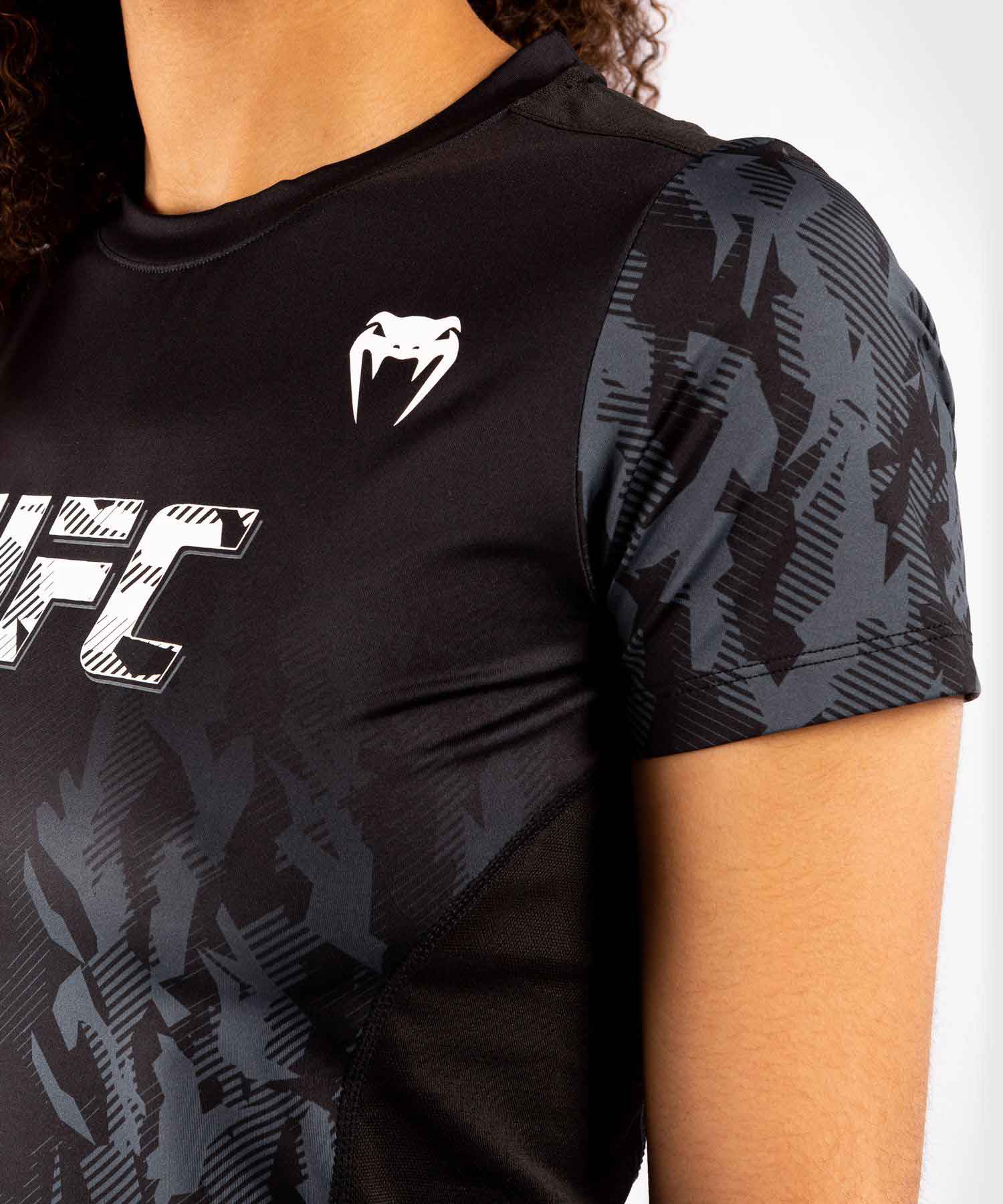 VENUM WOMEN／レディース　Tシャツ　　UFC VENUM AUTHENTIC FIGHT WEEK WOMEN'S PERFORMANCE SHORT SLEEVE T-SHIRT／UFC VENUM オーセンティック ファイトウィーク レディース パフォーマンス ショートスリーブTシャツ（黒）