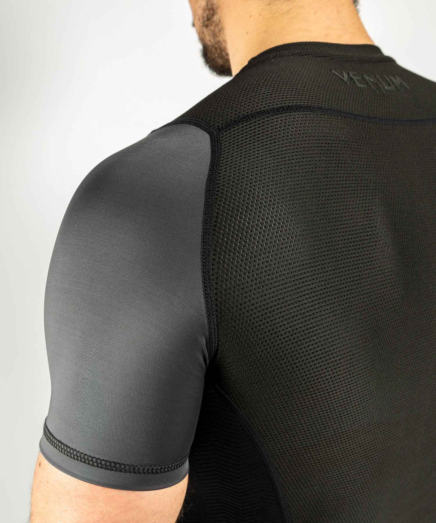 VENUM／ヴェナム　ラッシュガード　　G-FIT RASHGUARD SHORT SLEEVES／G-フィット ラッシュガード ショートスリーブ（グレー／黒）