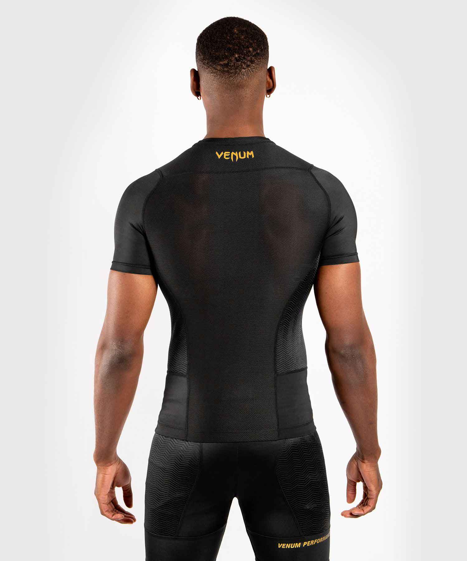 VENUM／ヴェナム　ラッシュガード　　G-FIT RASHGUARD SHORT SLEEVES／G-フィット ラッシュガード ショートスリーブ（黒／ゴールド）