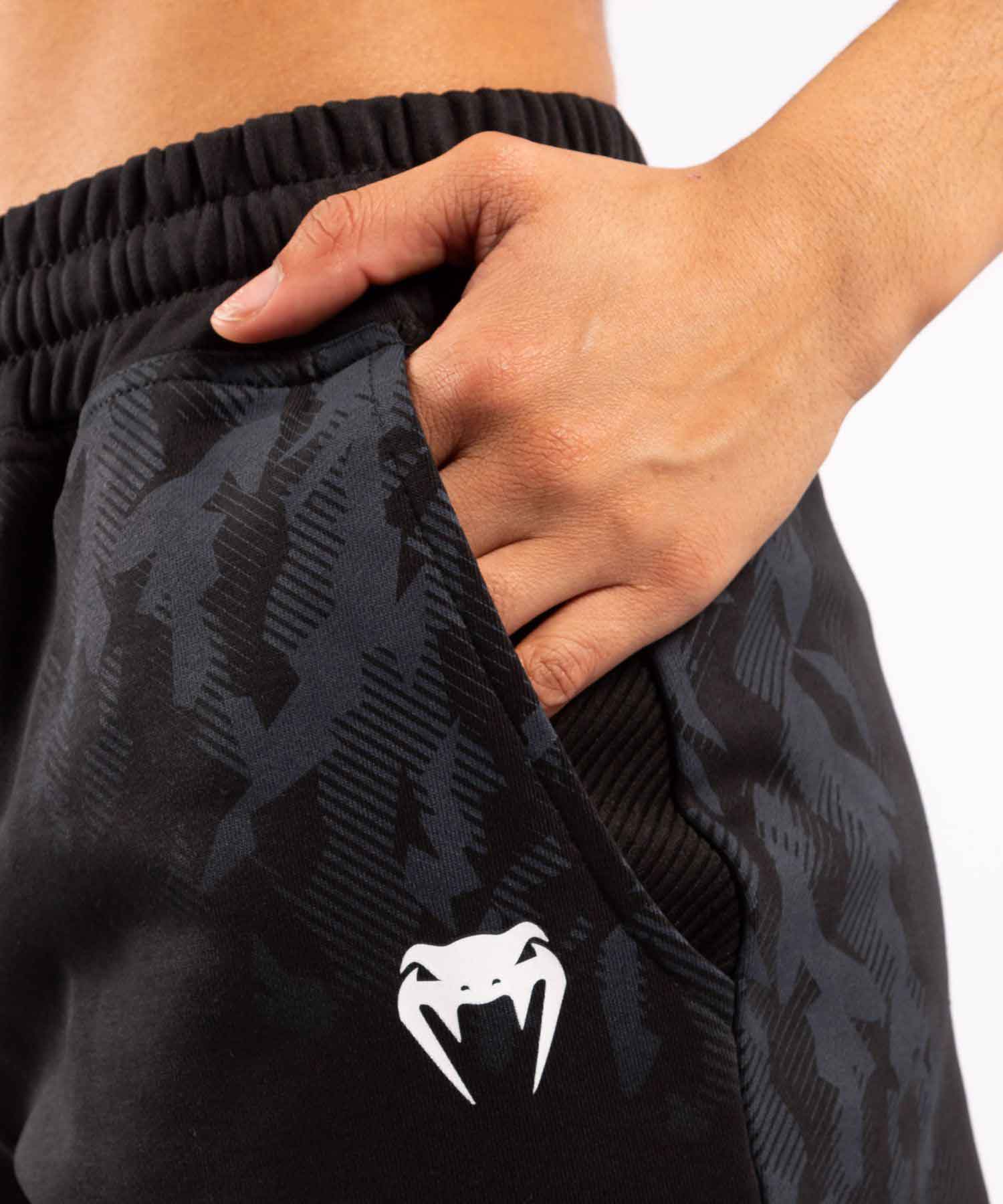 VENUM WOMEN／レディース　ショーツ　　UFC VENUM AUTHENTIC FIGHT WEEK WOMEN'S SHORTS／UFC VENUM オーセンティック ファイトウィーク レディース ショーツ（黒）