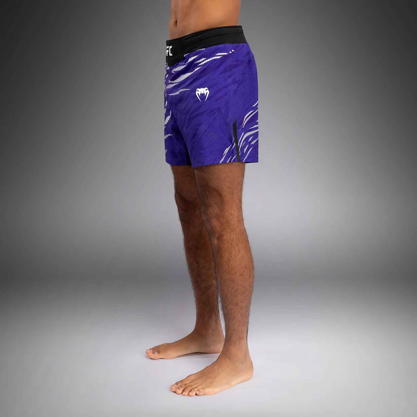 VENUM／ヴェナム　ファイトショーツ　　UFC Fusion by Venum Authentic Fight Night Men’s Fight Short Short Fit／UFC フュージョン by ヴェナム オーセンティック ファイトナイト メンズ ファイトショーツ ショートフィット（パープル）