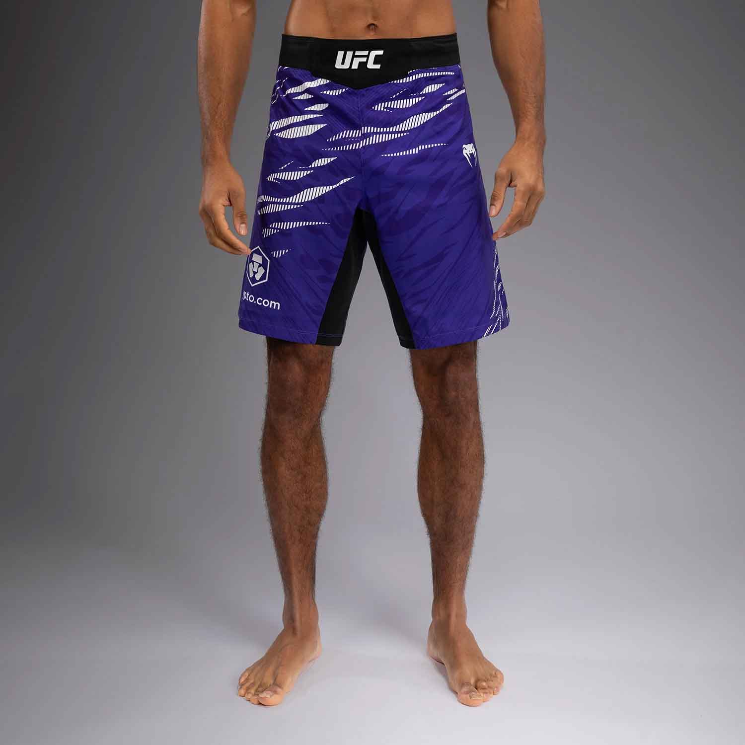 UFC Fusion by Venum Authentic Fight Night Men’s Fight Short Long Fit／UFC フュージョン by ヴェナム オーセンティック ファイトナイト メンズ ファイトショーツ ロングフィット（パープル）