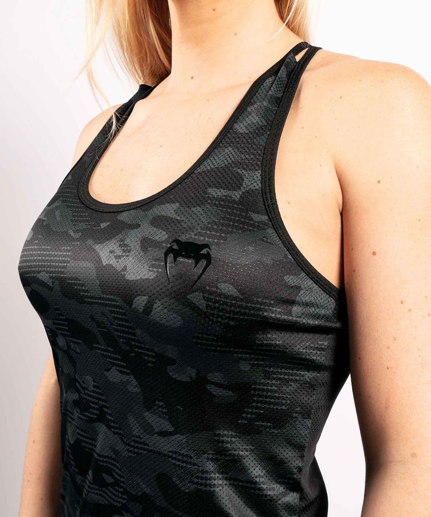 VENUM WOMEN／レディース　タンクトップ　　DEFENDER TANK TOP／ディフェンダー タンクトップ（黒／ダークグレーカモ）