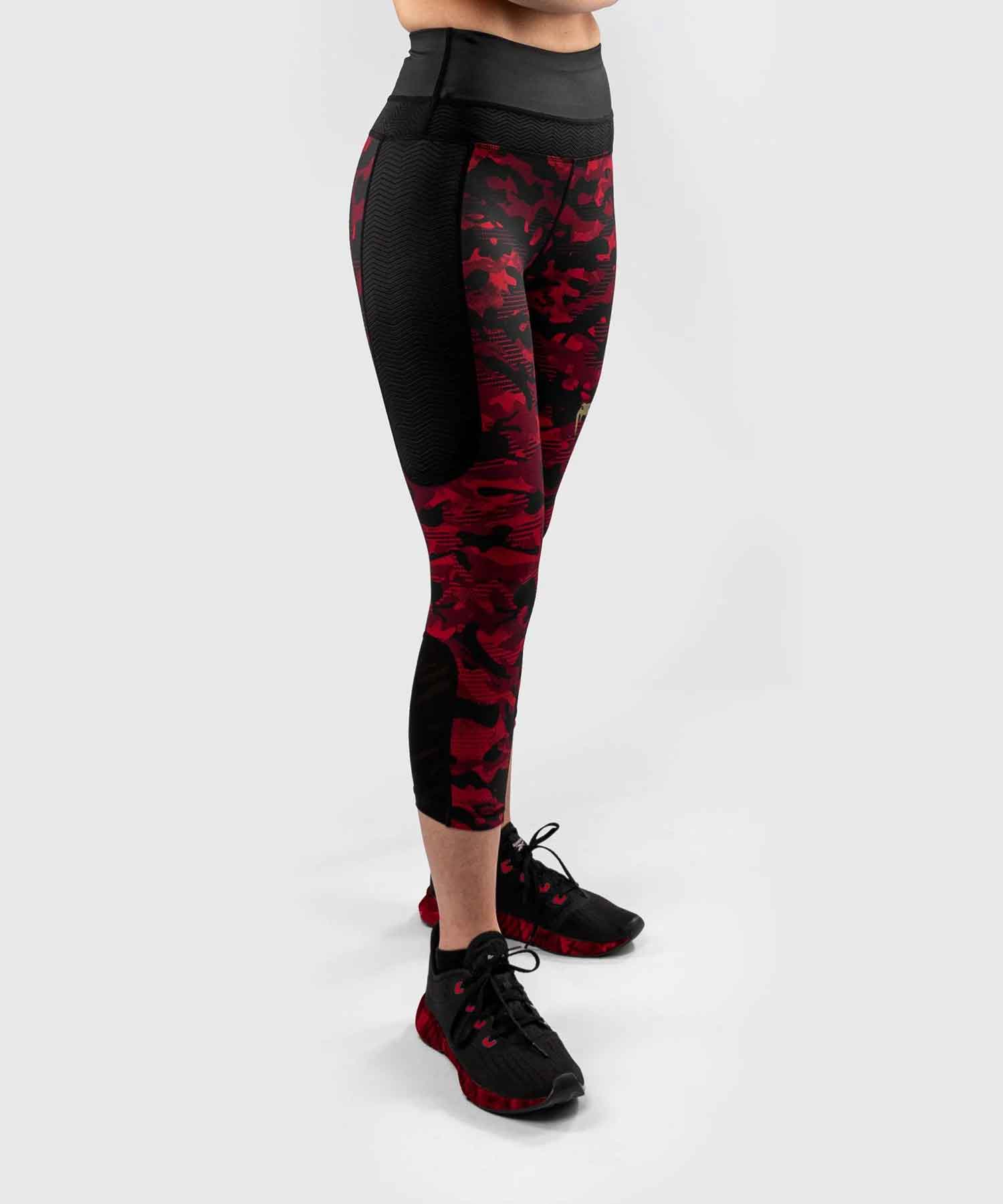 VENUM WOMEN／レディース　パンツ　　DEFENDER CROP LEGGINGS／ディフェンダー クロップドレギンス（黒／レッドカモ）