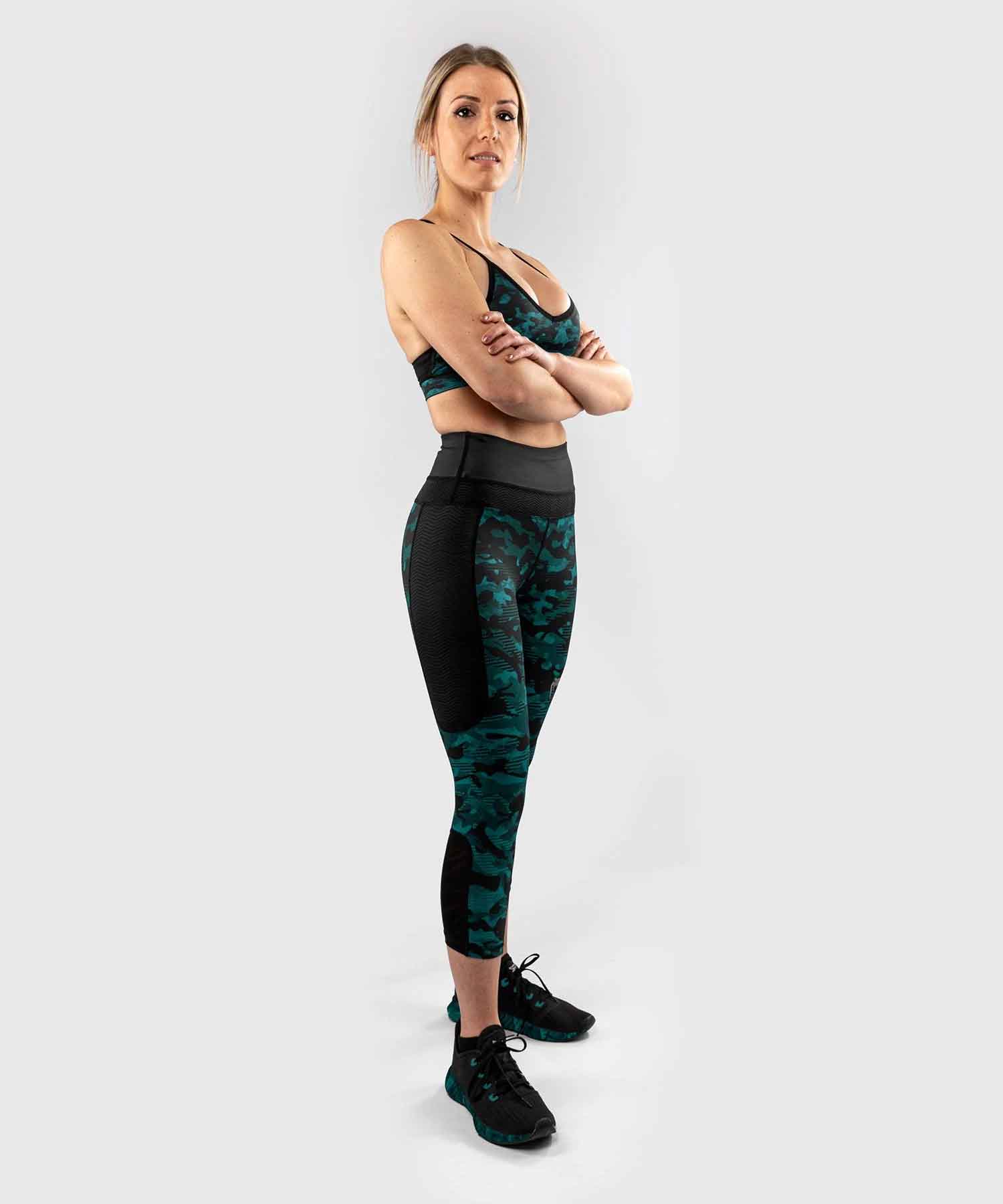 VENUM WOMEN／レディース　パンツ　　DEFENDER CROP LEGGINGS／ディフェンダー クロップドレギンス（黒／グリーンカモ）