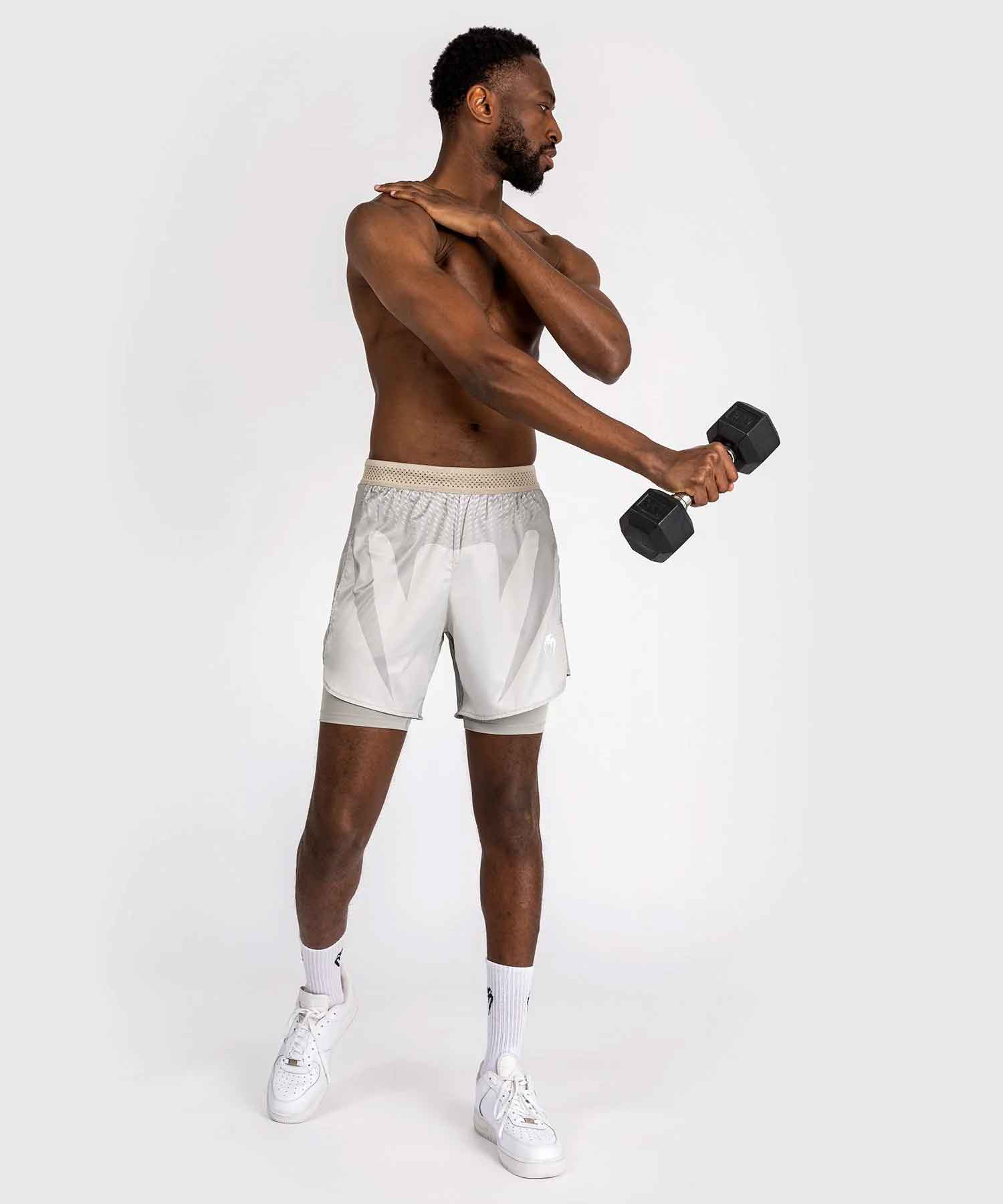 VENUM／ヴェナム　ファイトショーツ　　Attack Men's Fight Shorts／アタック メンズ ファイトショーツ（サンド／グレージュ）