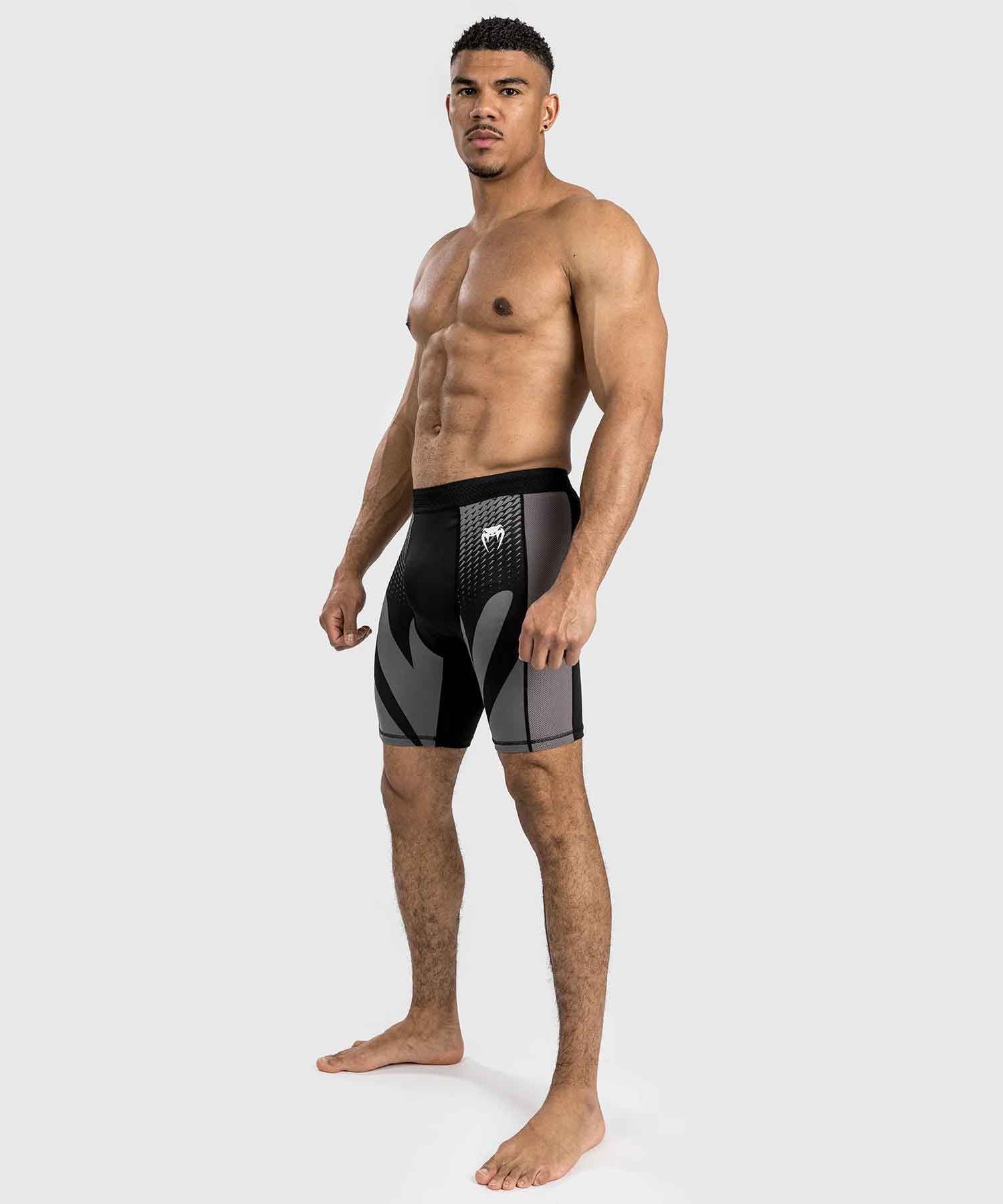 VENUM／ヴェナム　コンプレッション・バーリトゥードショーツ　　Attack Men's Vale Tudo Short／アタック メンズ バーリトゥードショーツ（黒／グレー）