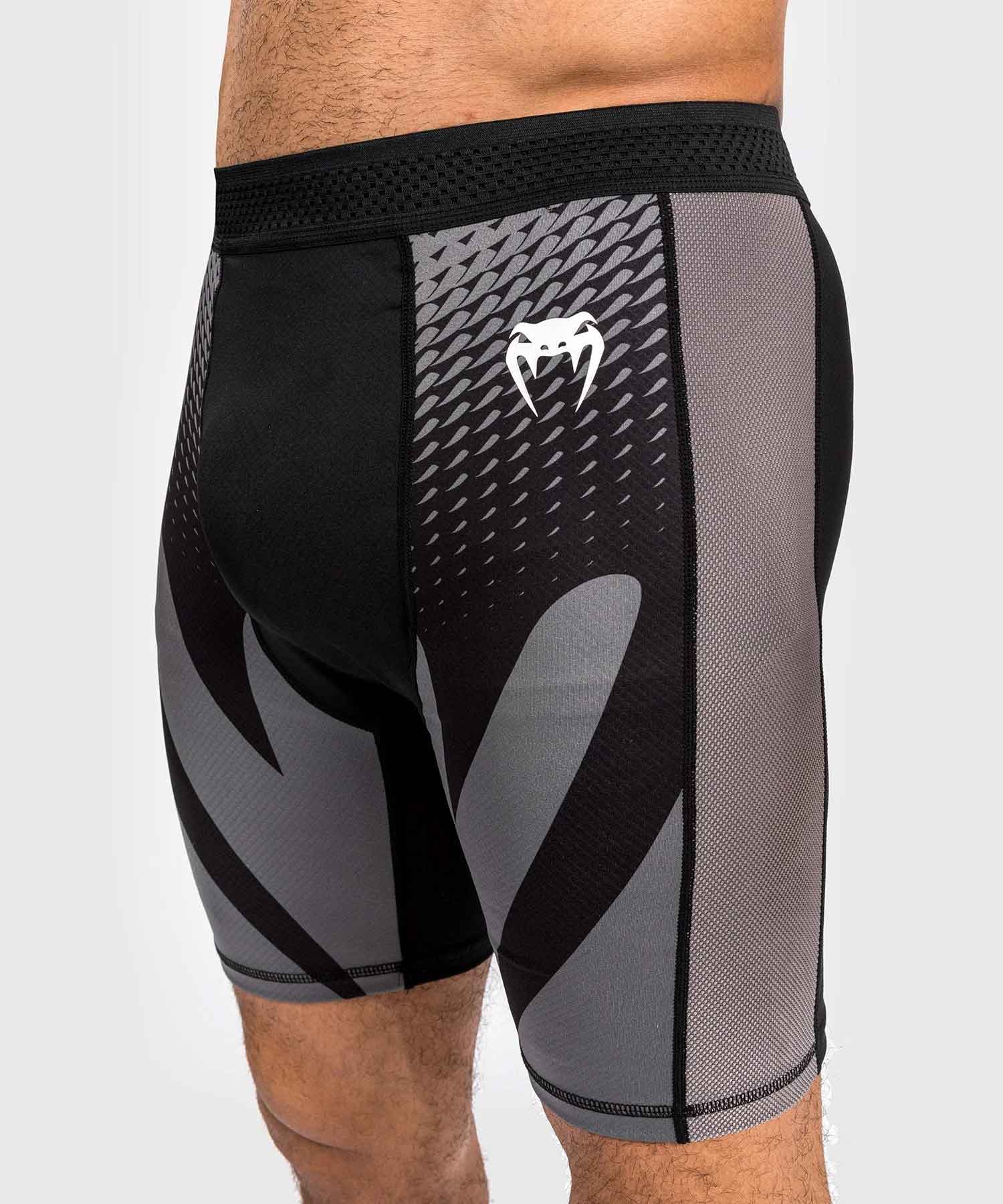 VENUM／ヴェナム　コンプレッション・バーリトゥードショーツ　　Attack Men's Vale Tudo Short／アタック メンズ バーリトゥードショーツ（黒／グレー）