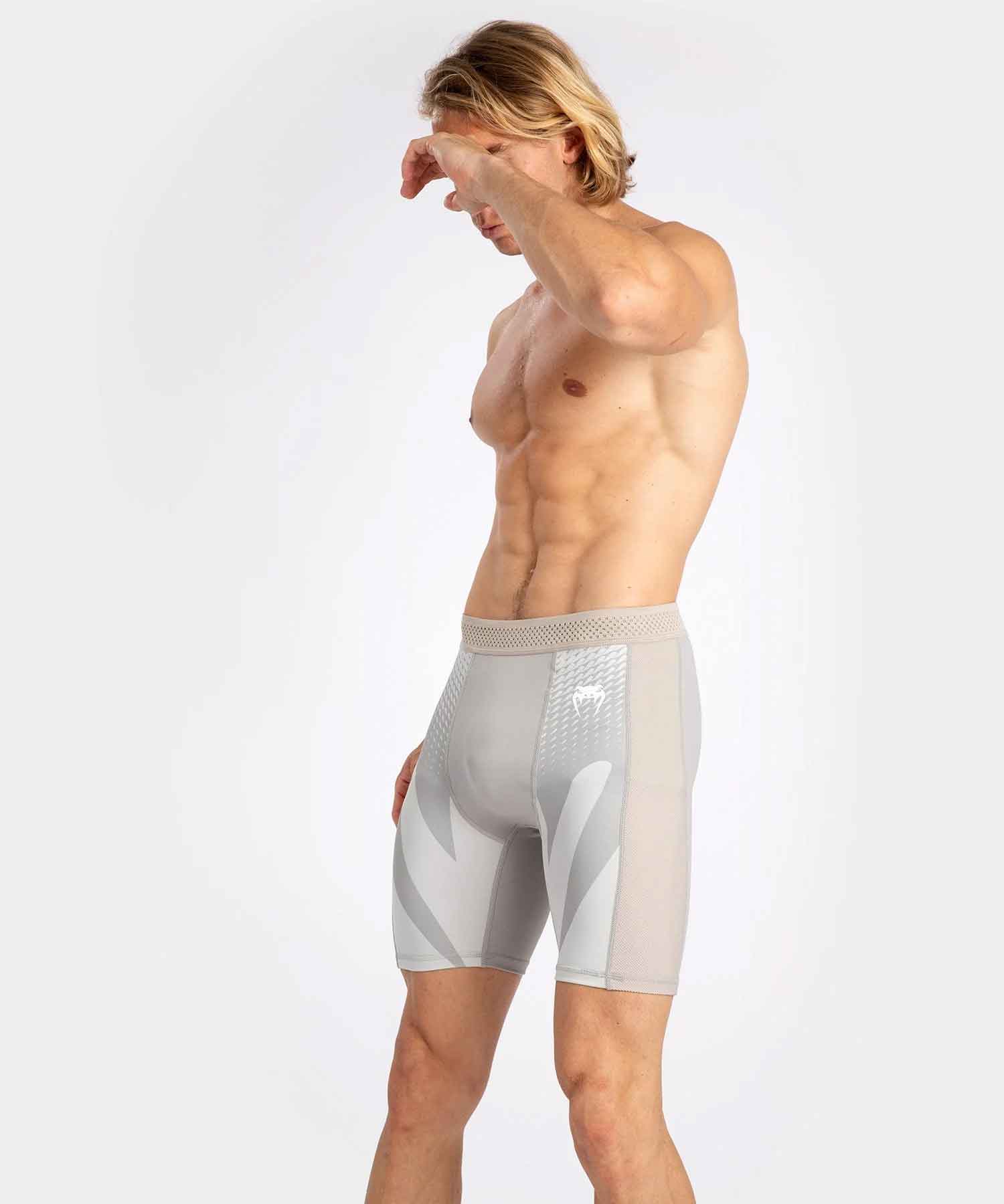 VENUM／ヴェナム　コンプレッション・バーリトゥードショーツ　　Attack Men's Vale Tudo Short／アタック メンズ バーリトゥードショーツ（サンド／グレージュ）
