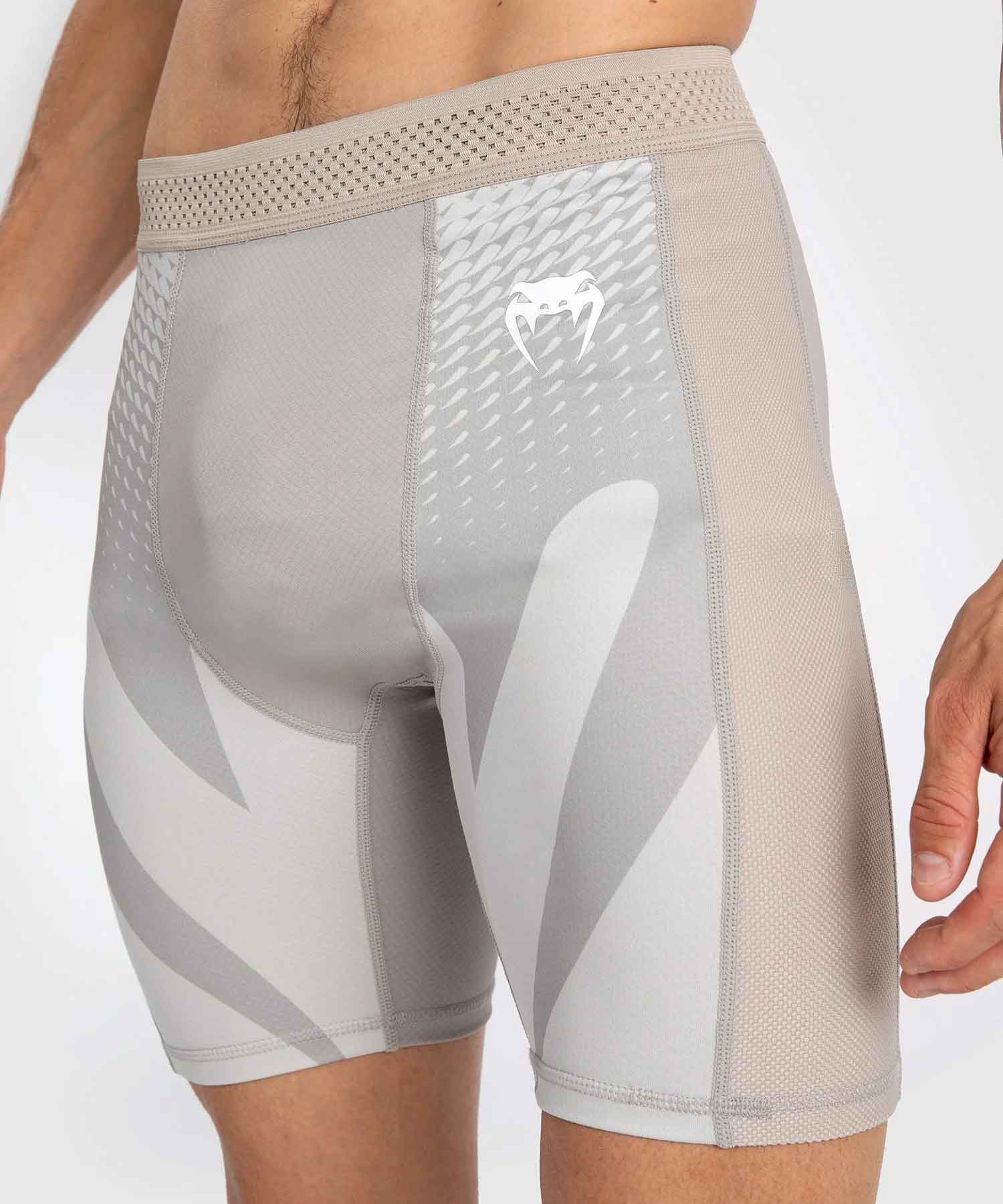 VENUM／ヴェナム　コンプレッション・バーリトゥードショーツ　　Attack Men's Vale Tudo Short／アタック メンズ バーリトゥードショーツ（サンド／グレージュ）