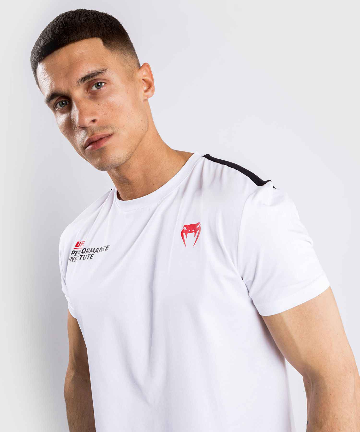 UFC VENUM PERFORMANCE INSTITUTE T-SHIRT／UFC×VENUM パフォーマンス インスティテュートTシャツ（白）