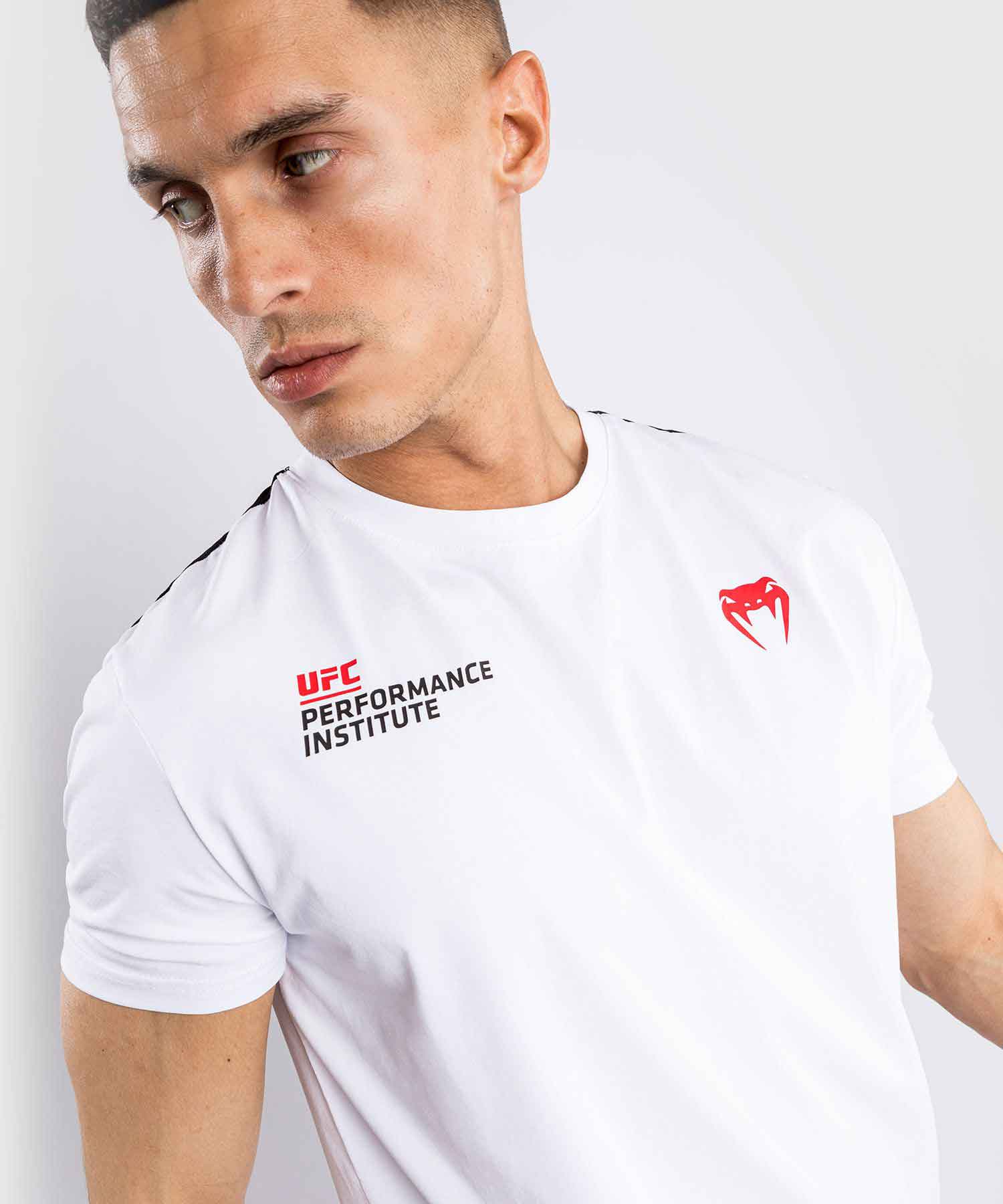 VENUM／ヴェナム　Tシャツ　　UFC VENUM PERFORMANCE INSTITUTE T-SHIRT／UFC×VENUM パフォーマンス インスティテュートTシャツ（白）