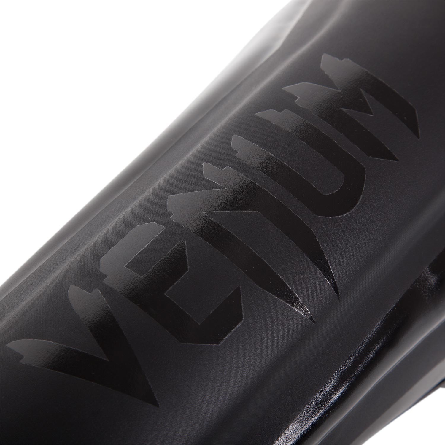 VENUM／ヴェナム　シンガード（レガース）　　ELITE STANDUP SHINGUARDS／エリート スタンドアップ シンガード（ネオ・ブラック）