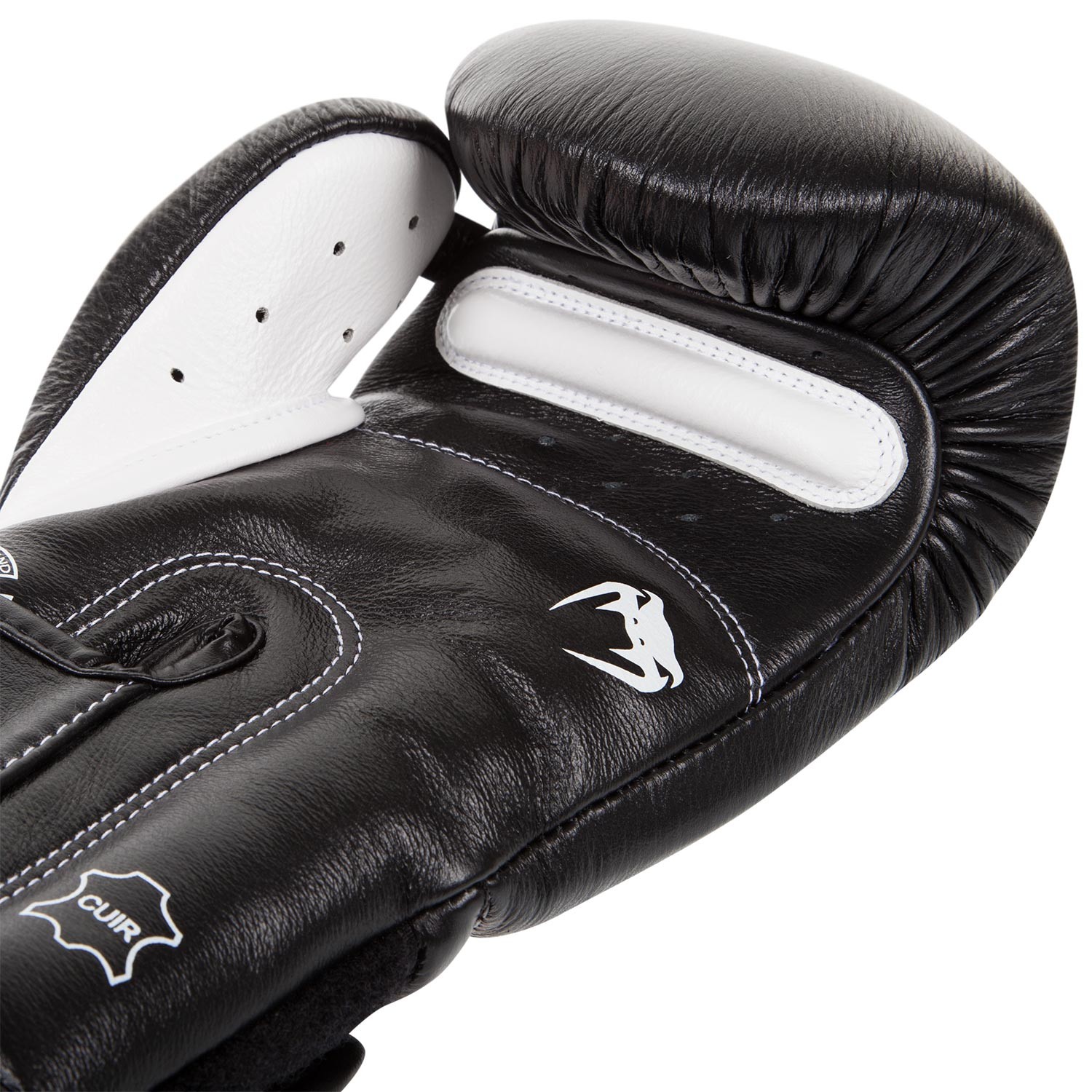 VENUM／ヴェナム　ボクシンググローブ　　GIANT 3.0 BOXING GLOVES／ジャイアント 3.0 ボクシンググローブ（黒／白）