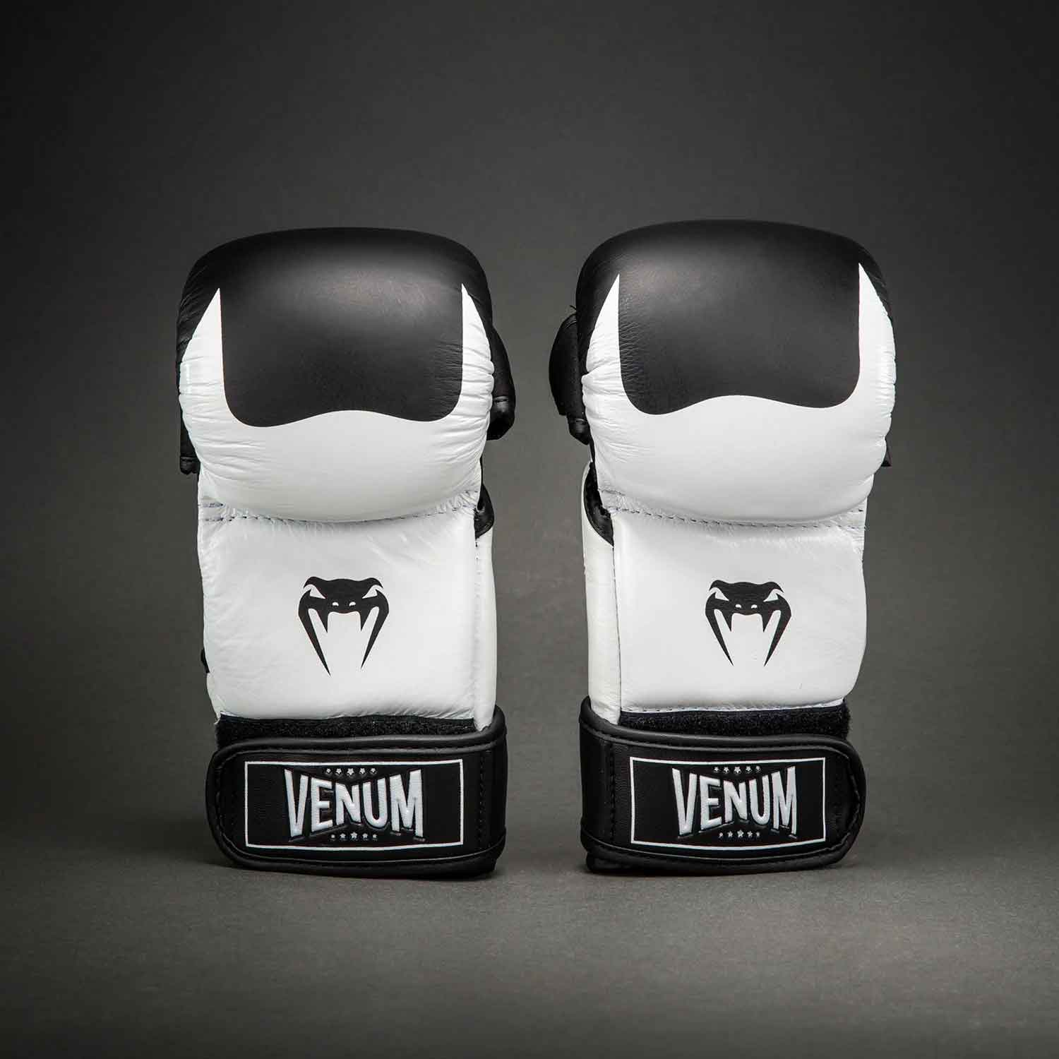 VENUM／ヴェナム　MMAグローブ（オープンフィンガーグローブ）　　Attack 2.0 Sparring Gloves Leather／アタック 2.0 スパーリンググローブ レザー（白／黒）