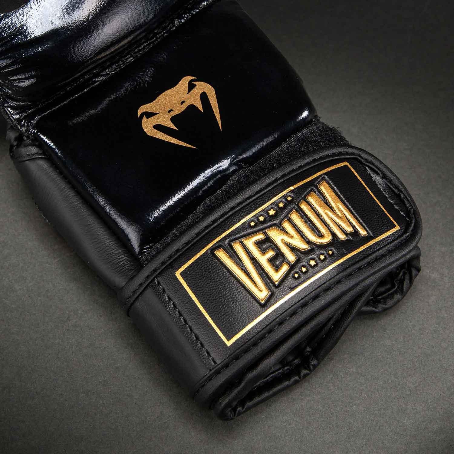 VENUM／ヴェナム　MMAグローブ（オープンフィンガーグローブ）　　Attack 2.0 Sparring Gloves Leather／アタック 2.0 スパーリンググローブ レザー（黒／ゴールド）