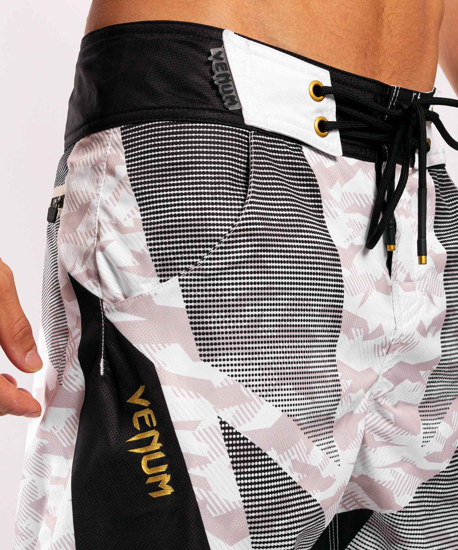 VENUM／ヴェナム　ボードショーツ　　TROOPER BOARDSHORTS／トルーパー ボードショーツ（ホワイトカモ／黒）