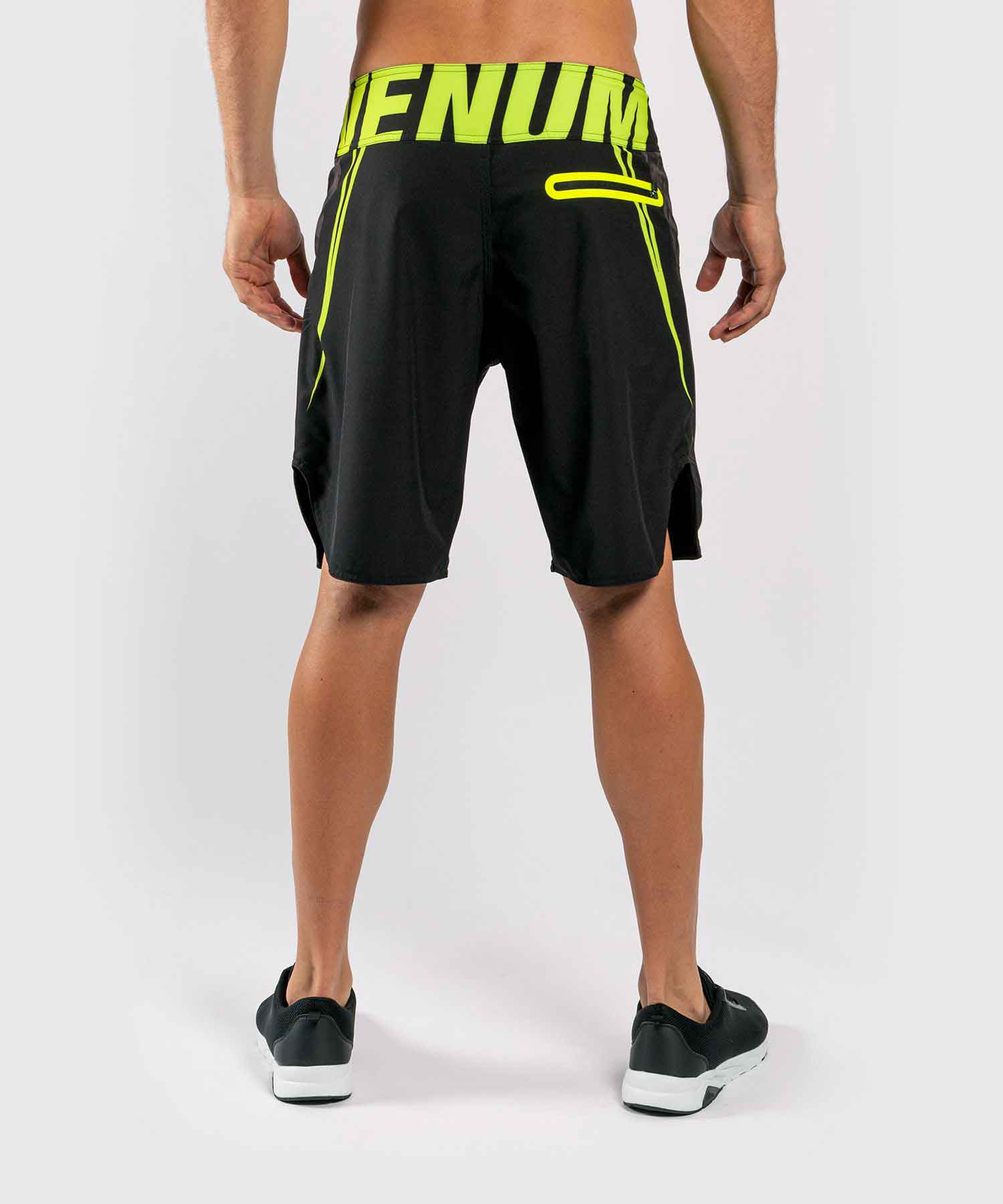 VENUM／ヴェナム　ボードショーツ　　AERO 2.0 BOARDSHORTS／エアロ 2.0 ボードショーツ（黒／ネオイエロー）