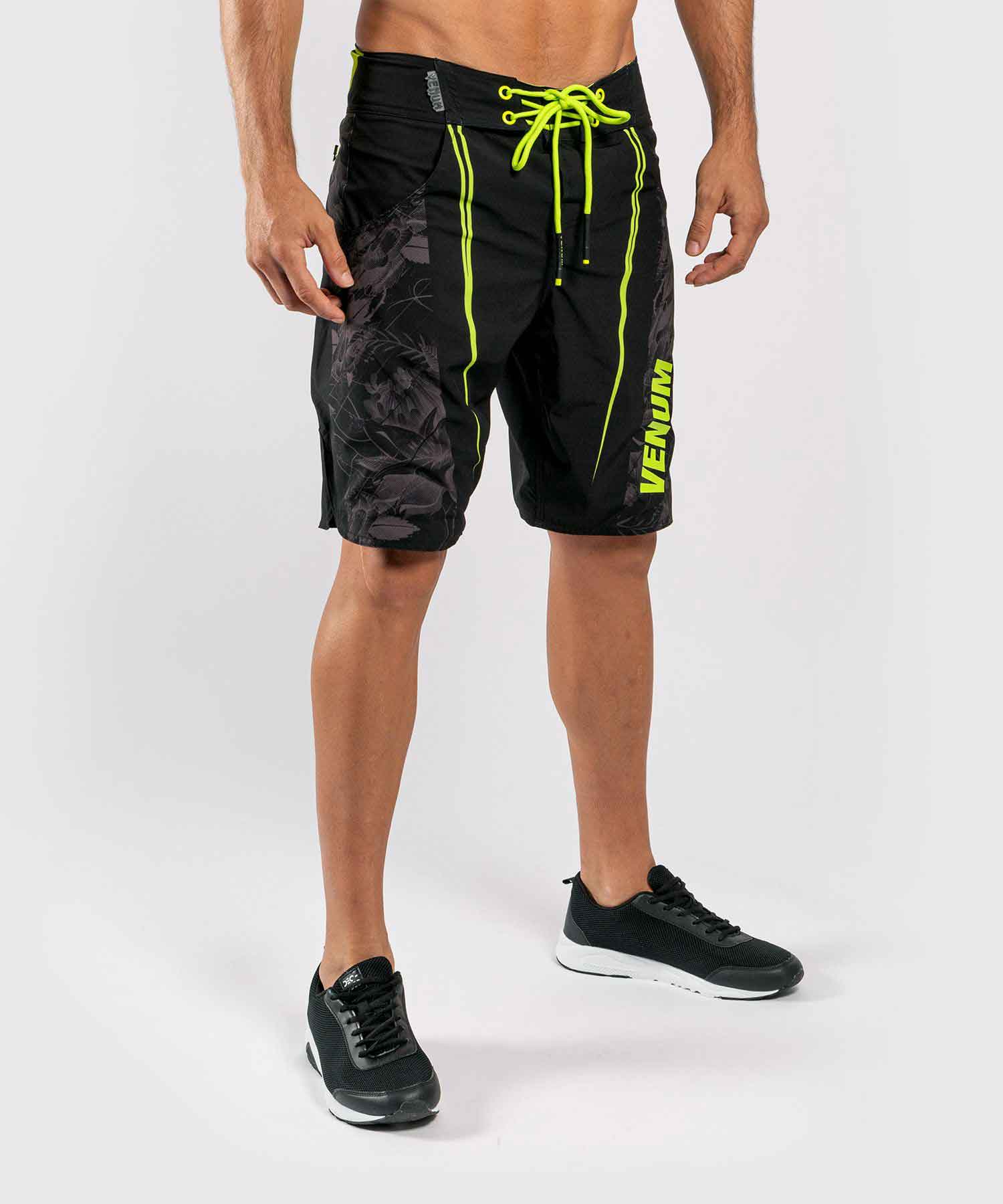 VENUM／ヴェナム　ボードショーツ　　AERO 2.0 BOARDSHORTS／エアロ 2.0 ボードショーツ（黒／ネオイエロー）