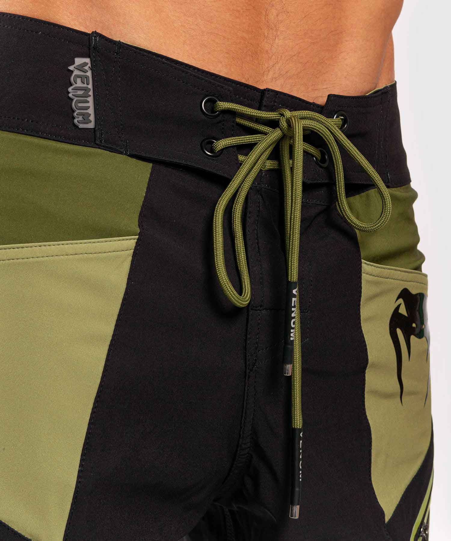 VENUM／ヴェナム　ボードショーツ　　CARGO BOARDSHORTS／カーゴ ボードショーツ（黒／ライトグリーン／グリーン）