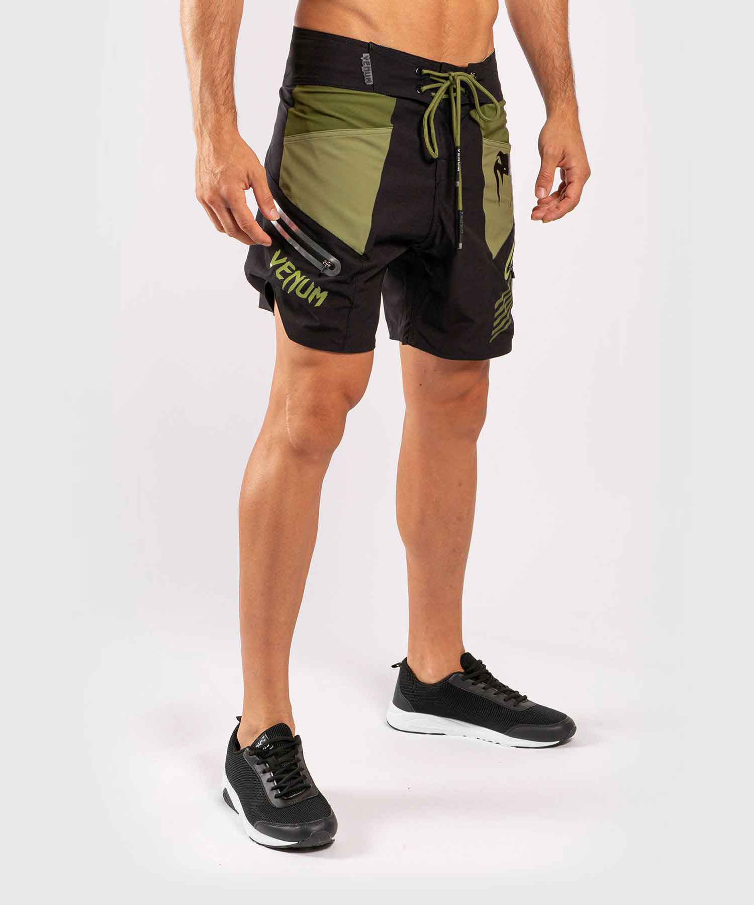 VENUM／ヴェナム　ボードショーツ　　CARGO BOARDSHORTS／カーゴ ボードショーツ（黒／ライトグリーン／グリーン）