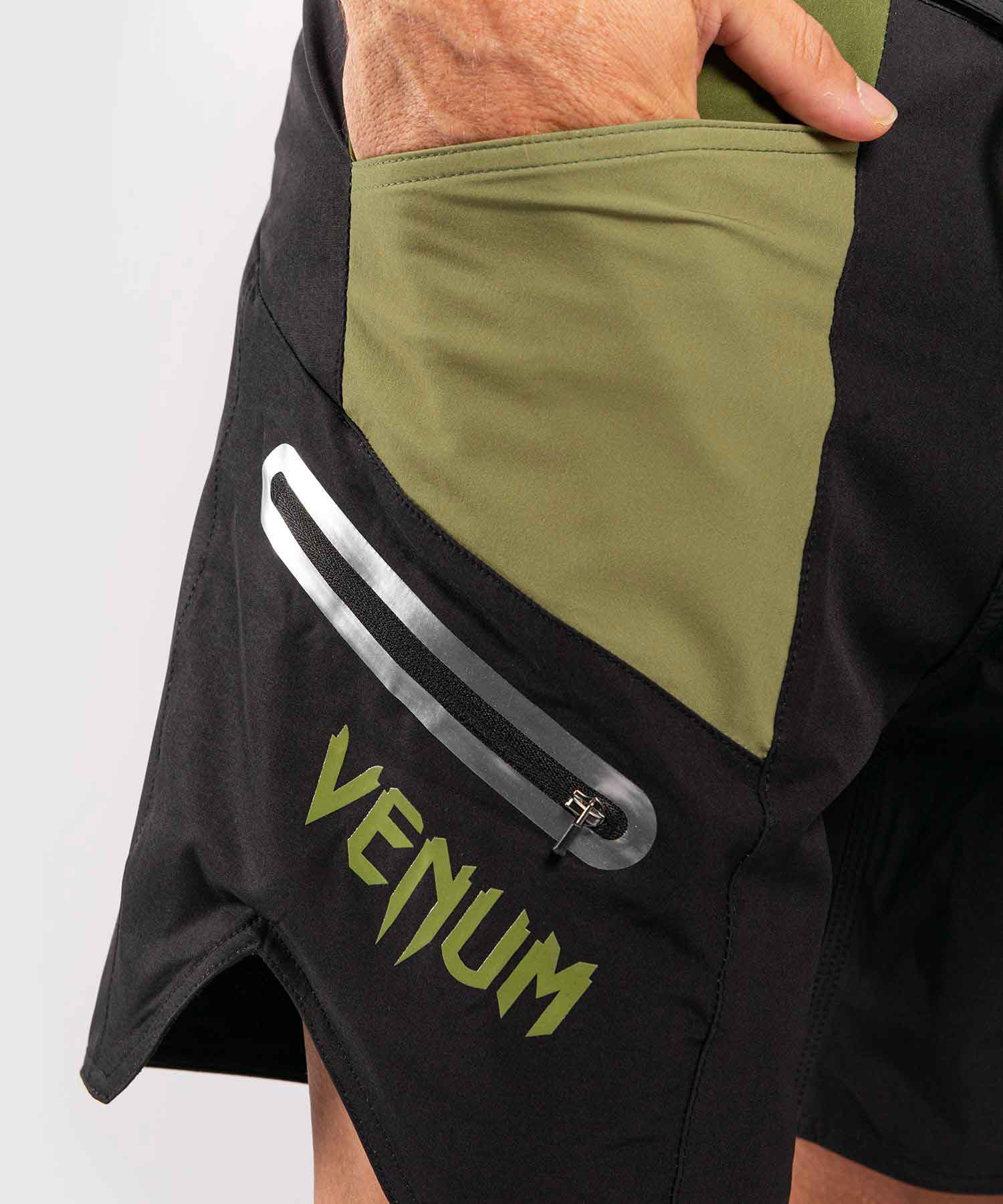 VENUM／ヴェナム　ボードショーツ　　CARGO BOARDSHORTS／カーゴ ボードショーツ（黒／ライトグリーン／グリーン）