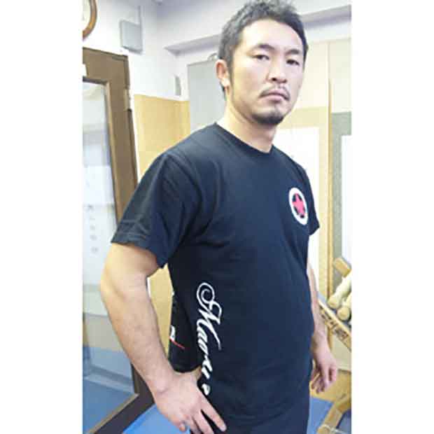 総合格闘技MMAブランド／その他　Tシャツ　　SINREDLINE／シンレッドライン　マグナム酒井×SINREDLINE／シンレッドライン 入場モデル限定版コラボTシャツ