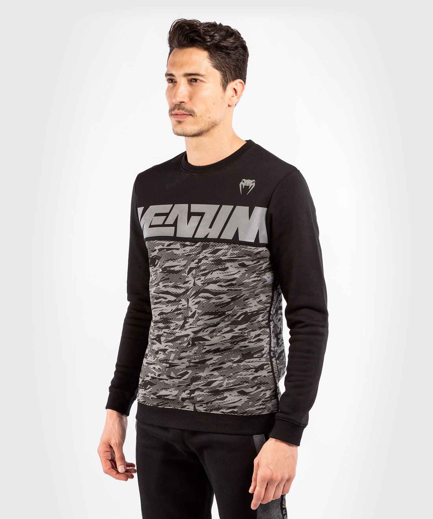 VENUM／ヴェナム　パーカー（フーディー）　　CONNECT CREWNECK SWEATSHIRT／コネクト クルーネック スウェットシャツ（黒／ダークカモ）