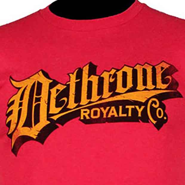 DETHRONE ROYALTY／デスローン・ロイヤルティ　Tシャツ　　ヴィンテージ・マーク（レッド）