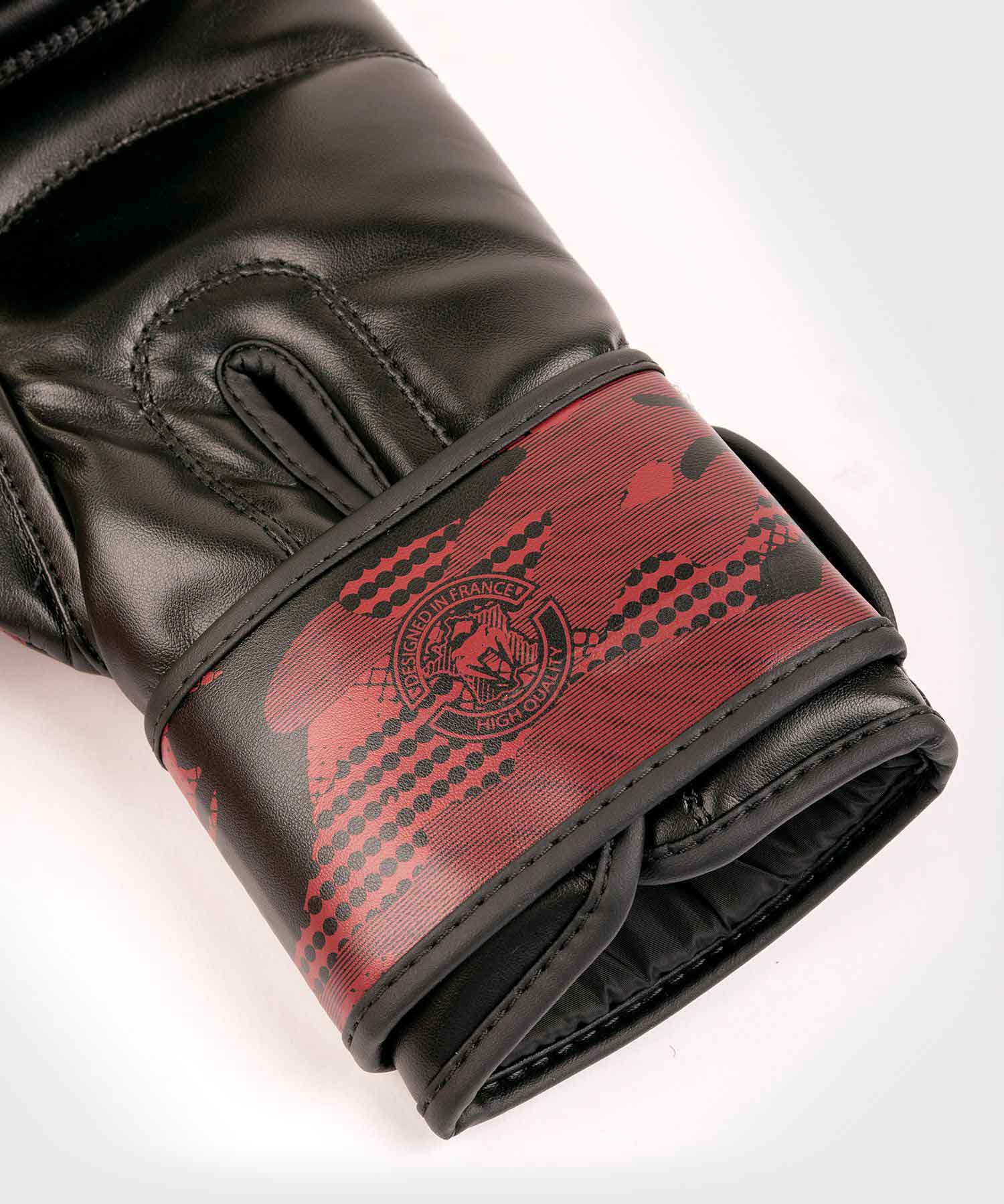 VENUM／ヴェナム　ボクシンググローブ　　DEFENDER CONTENDER 2.0 BOXING GLOVES／ディフェンダー コンテンダー 2.0 ボクシンググローブ（黒／バーガンディレッド）