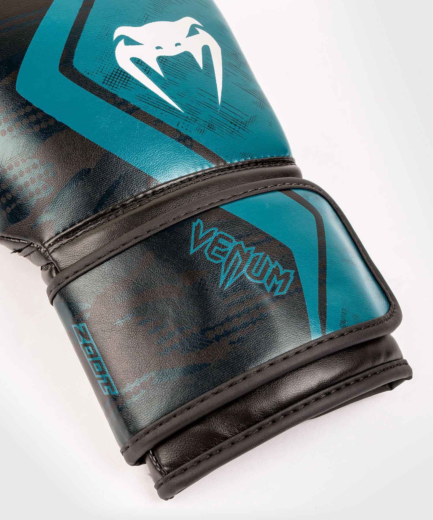 VENUM／ヴェナム　ボクシンググローブ　　DEFENDER CONTENDER 2.0 BOXING GLOVES／ディフェンダー コンテンダー 2.0 ボクシンググローブ（黒／グリーン）