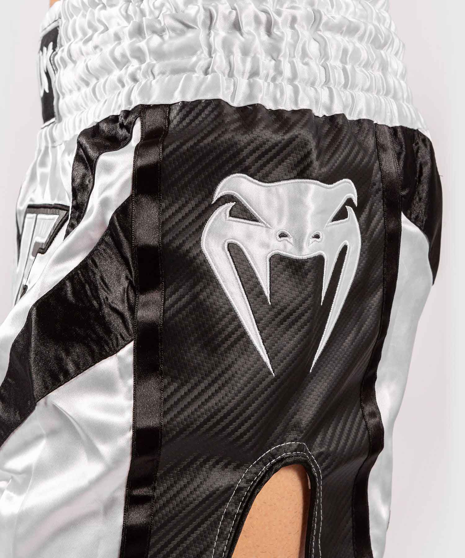 VENUM／ヴェナム　ムエタイショーツ　　VENUM×ONE FC MUAY THAI SHORTS／ヴェナム×ONE FC ムエタイショーツ（白／黒）