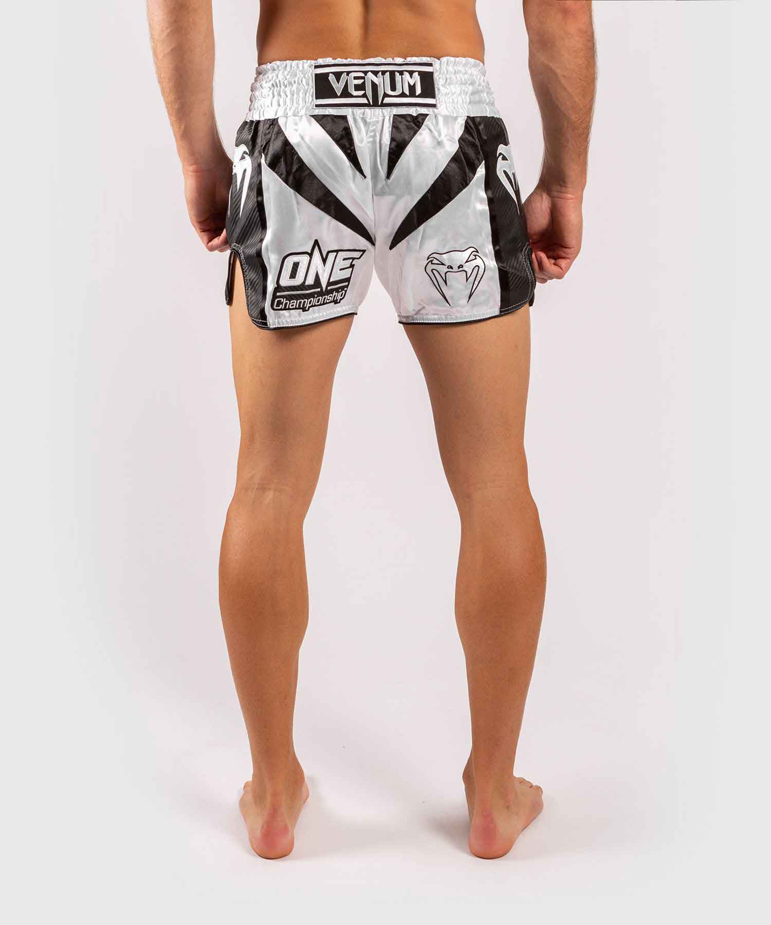 VENUM／ヴェナム　ムエタイショーツ　　VENUM×ONE FC MUAY THAI SHORTS／ヴェナム×ONE FC ムエタイショーツ（白／黒）