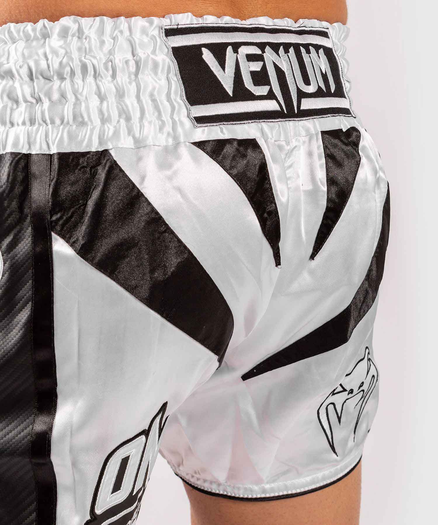 VENUM／ヴェナム　ムエタイショーツ　　VENUM×ONE FC MUAY THAI SHORTS／ヴェナム×ONE FC ムエタイショーツ（白／黒）