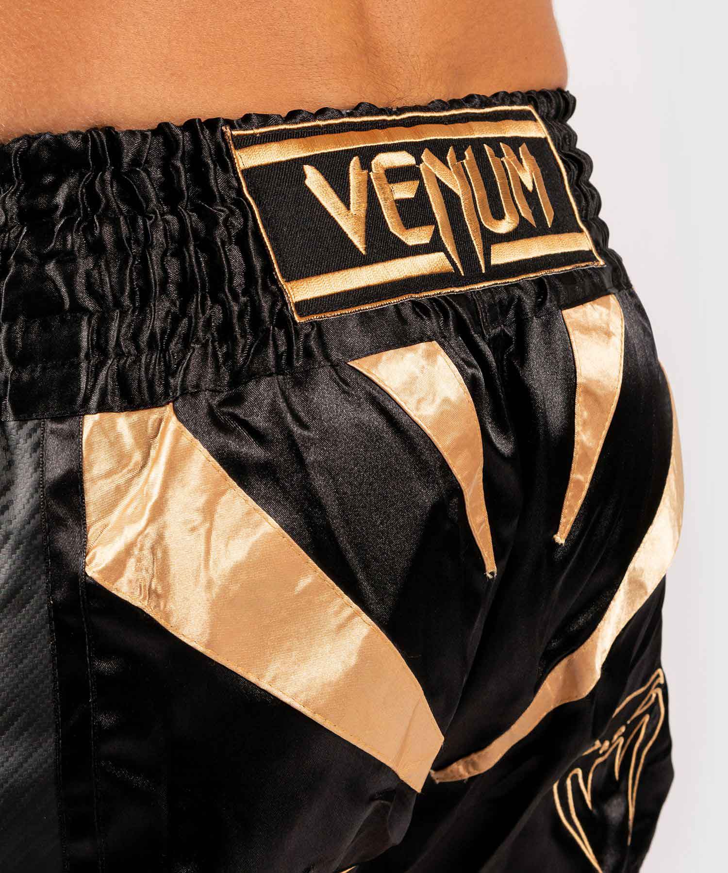 VENUM／ヴェナム　ムエタイショーツ　　VENUM×ONE FC MUAY THAI SHORTS／ヴェナム×ONE FC ムエタイショーツ（黒／ゴールド）